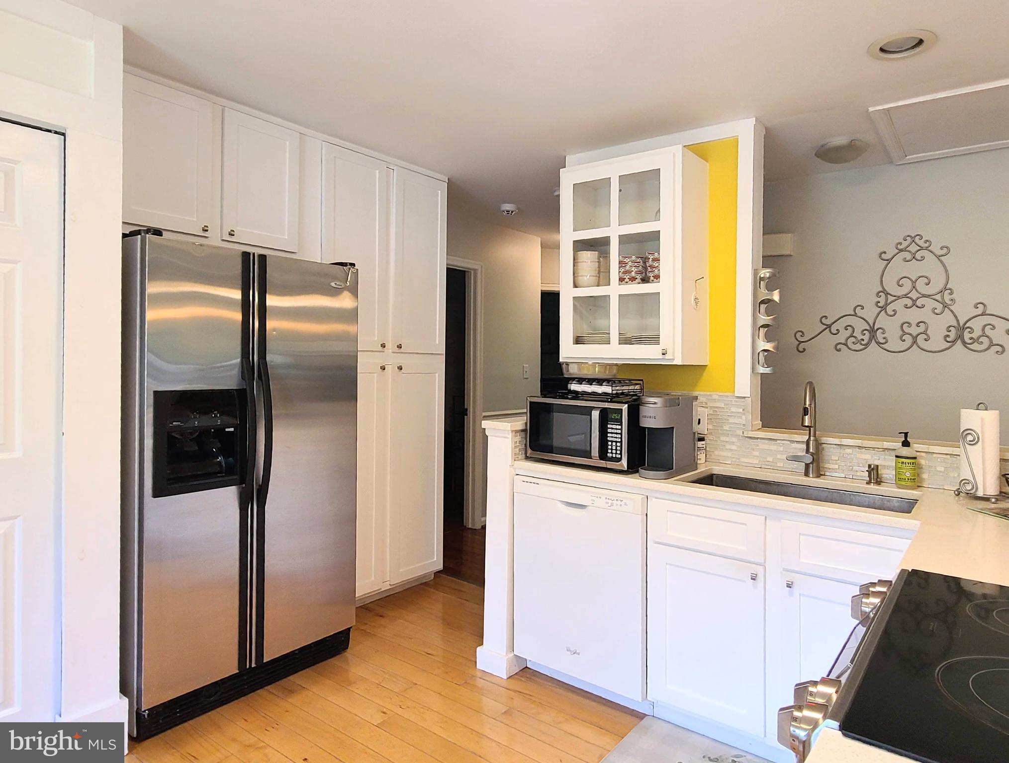 HOLLEYBROOKE - Residential Lease