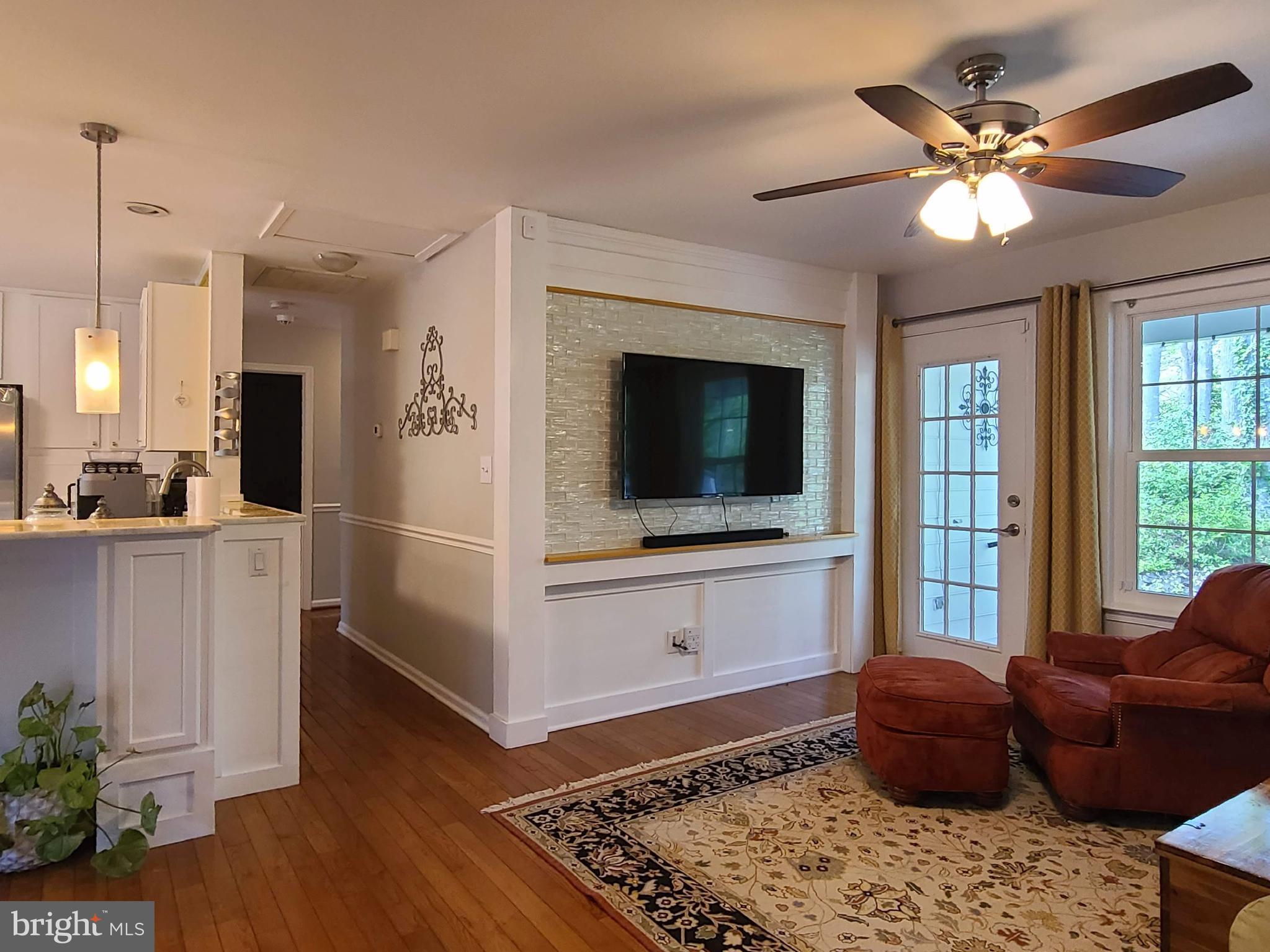 HOLLEYBROOKE - Residential Lease