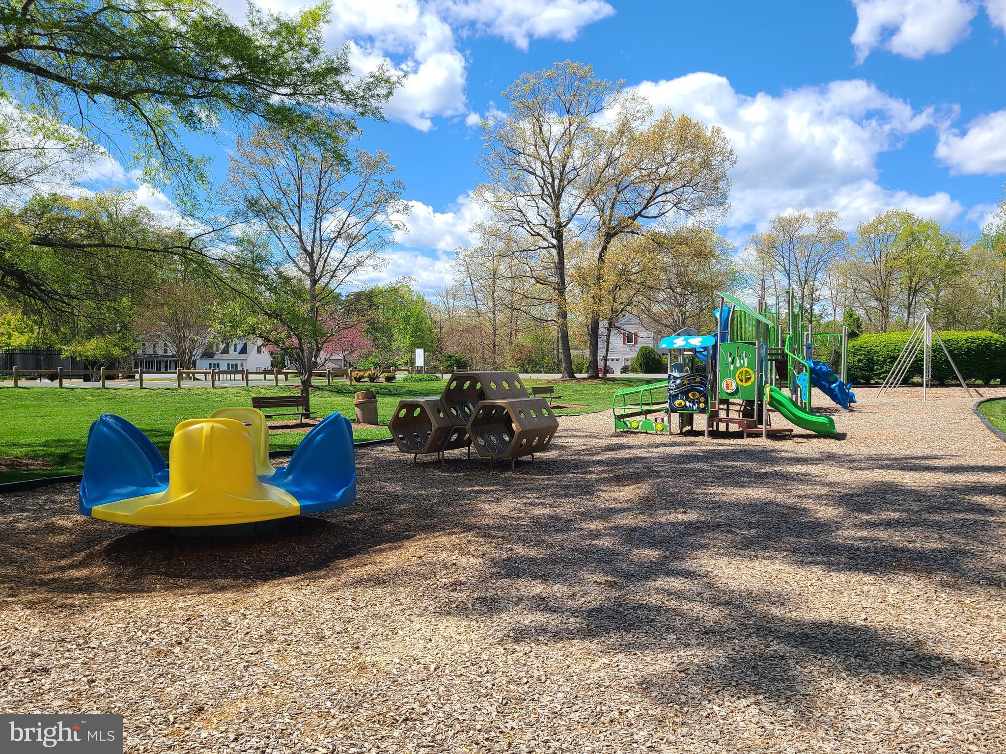 HOLLEYBROOKE - Residential Lease