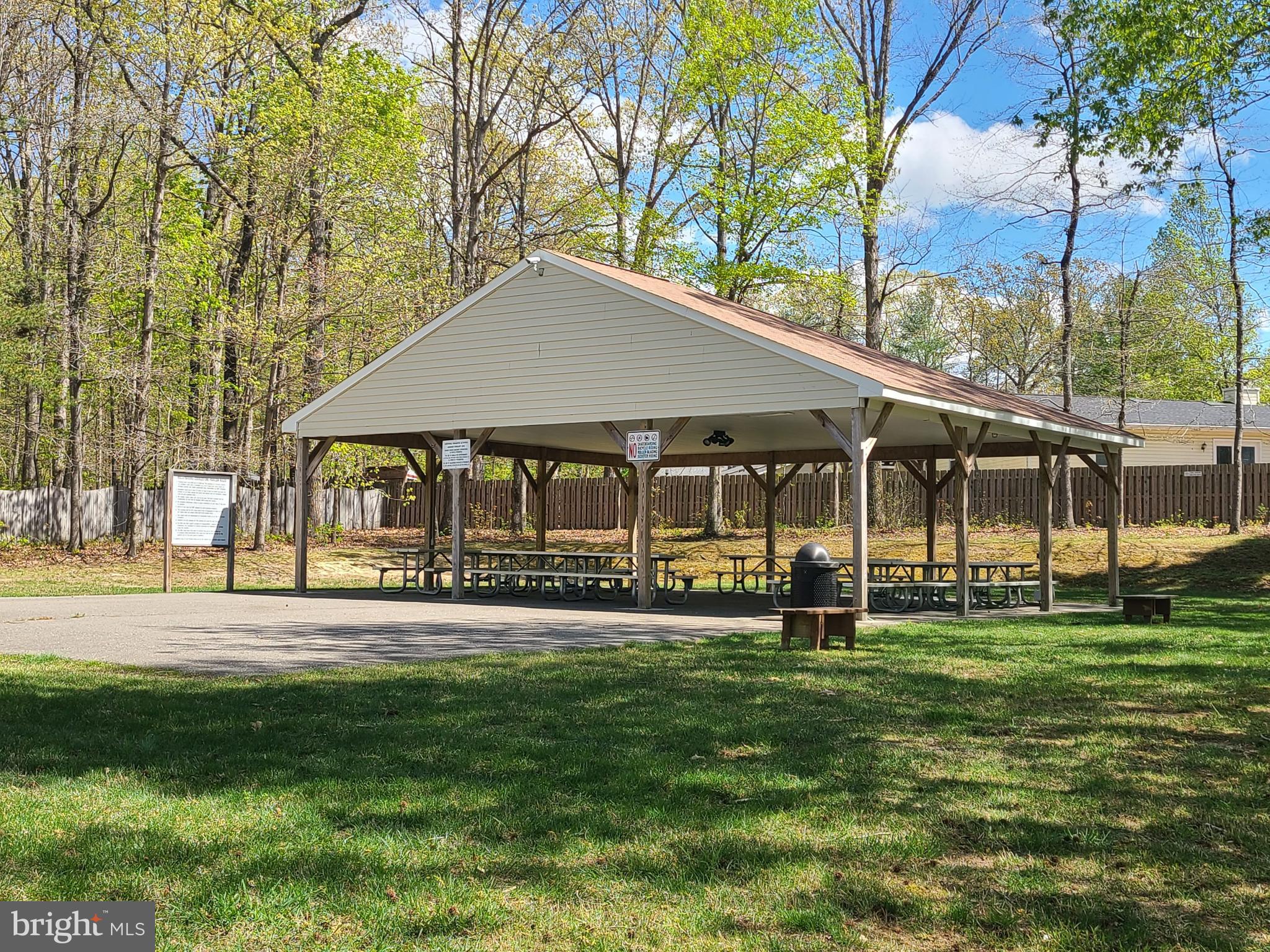 HOLLEYBROOKE - Residential Lease