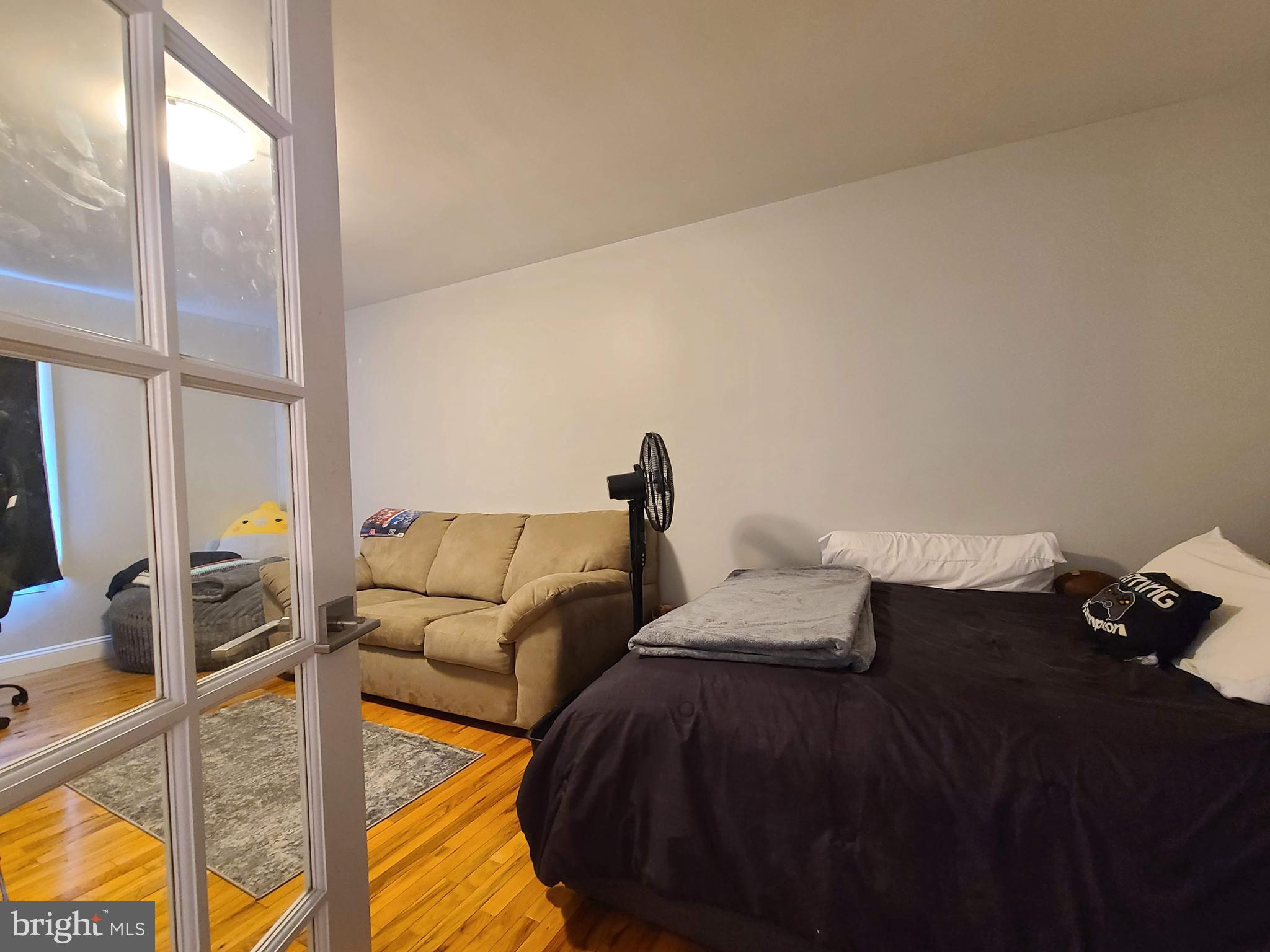 HOLLEYBROOKE - Residential Lease