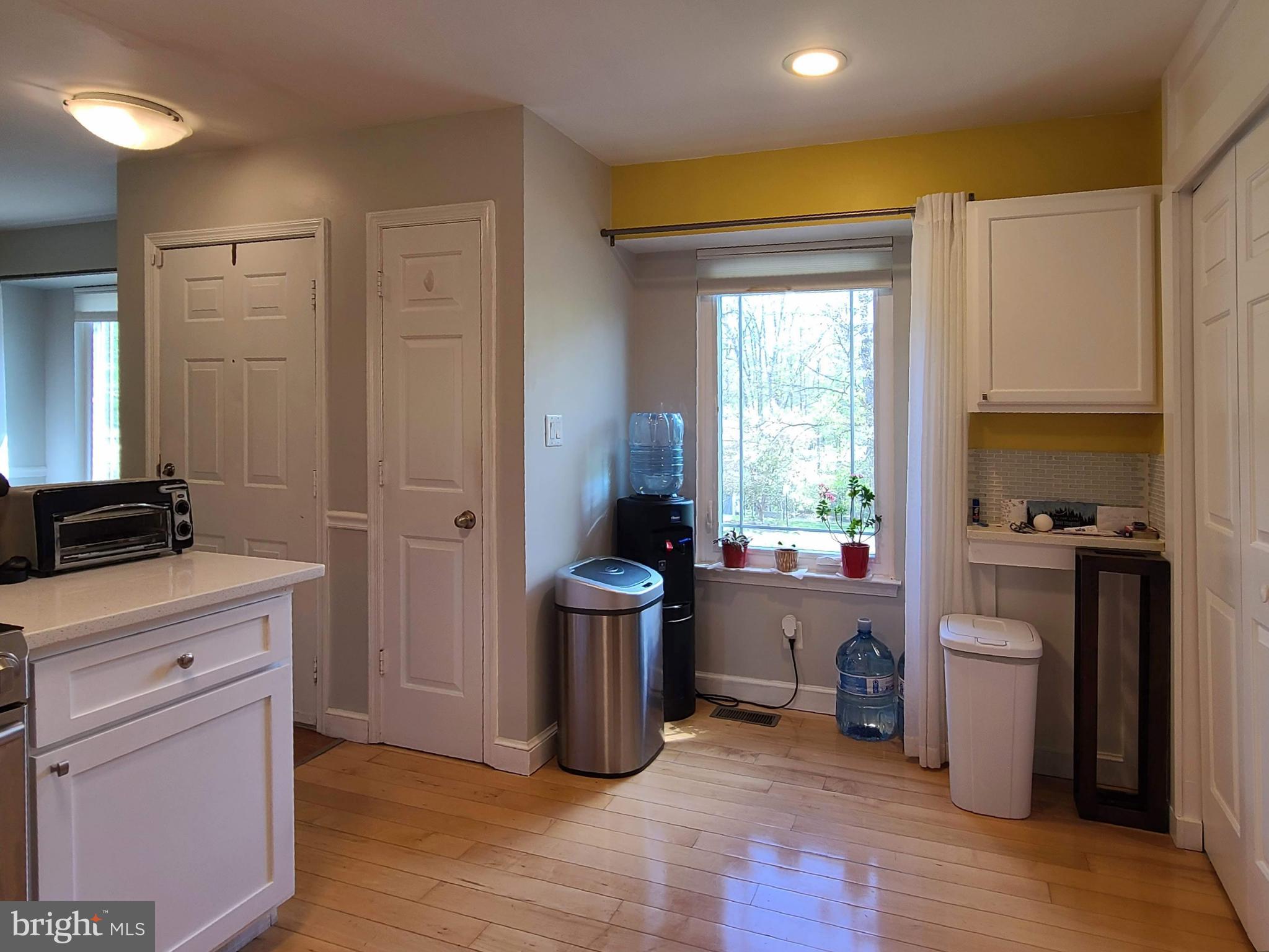 HOLLEYBROOKE - Residential Lease