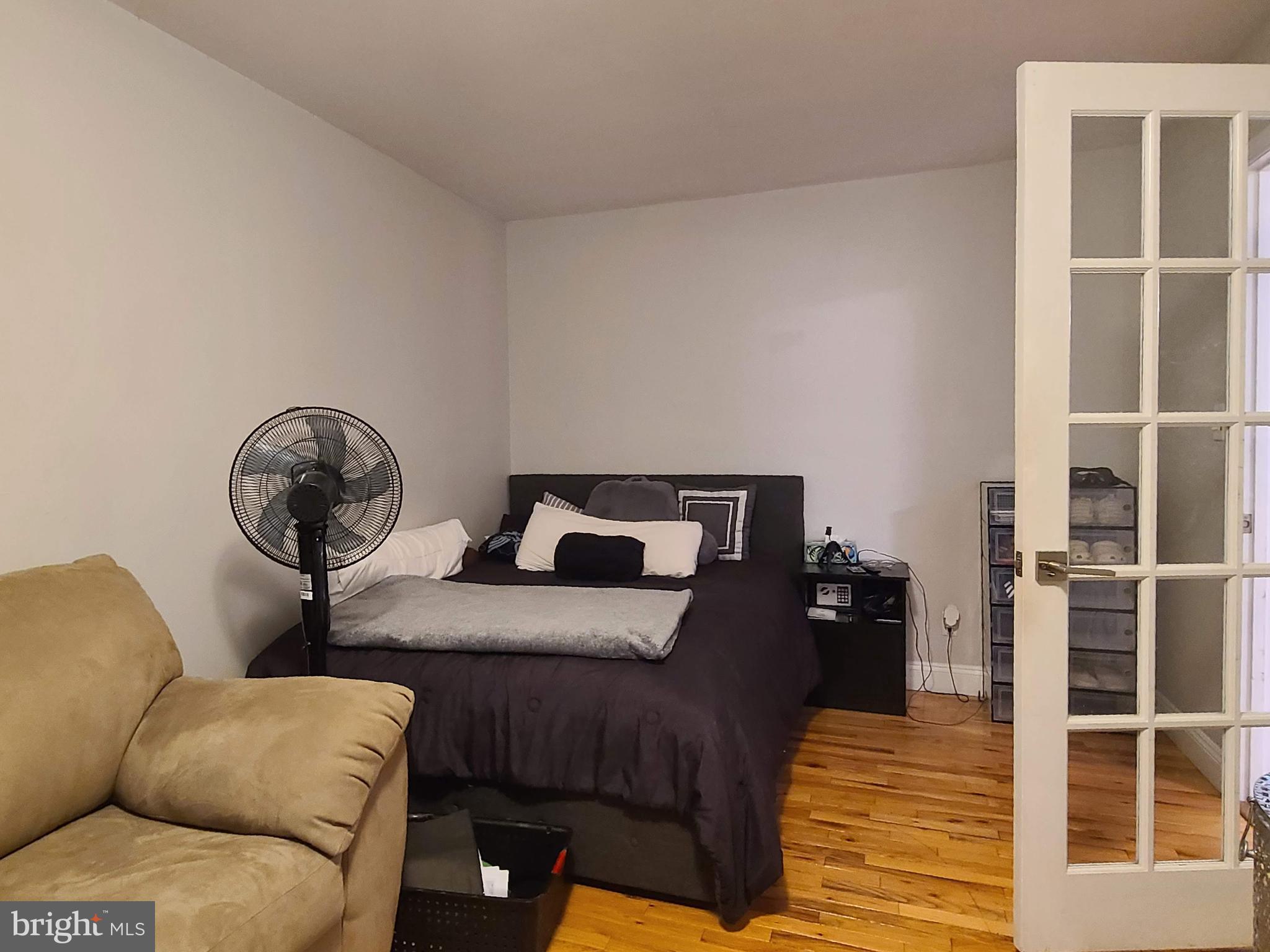 HOLLEYBROOKE - Residential Lease