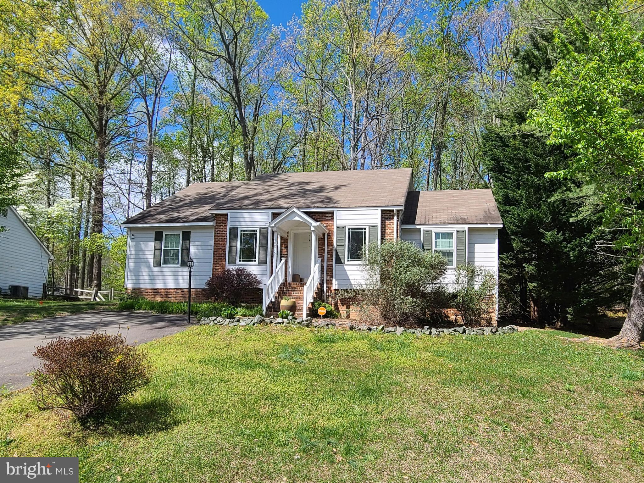 HOLLEYBROOKE - Residential Lease