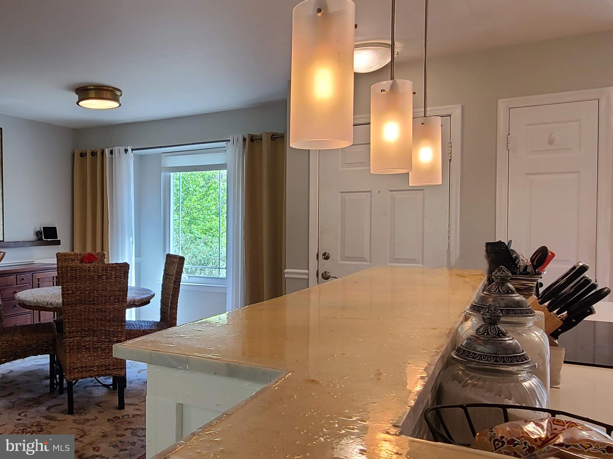 HOLLEYBROOKE - Residential Lease