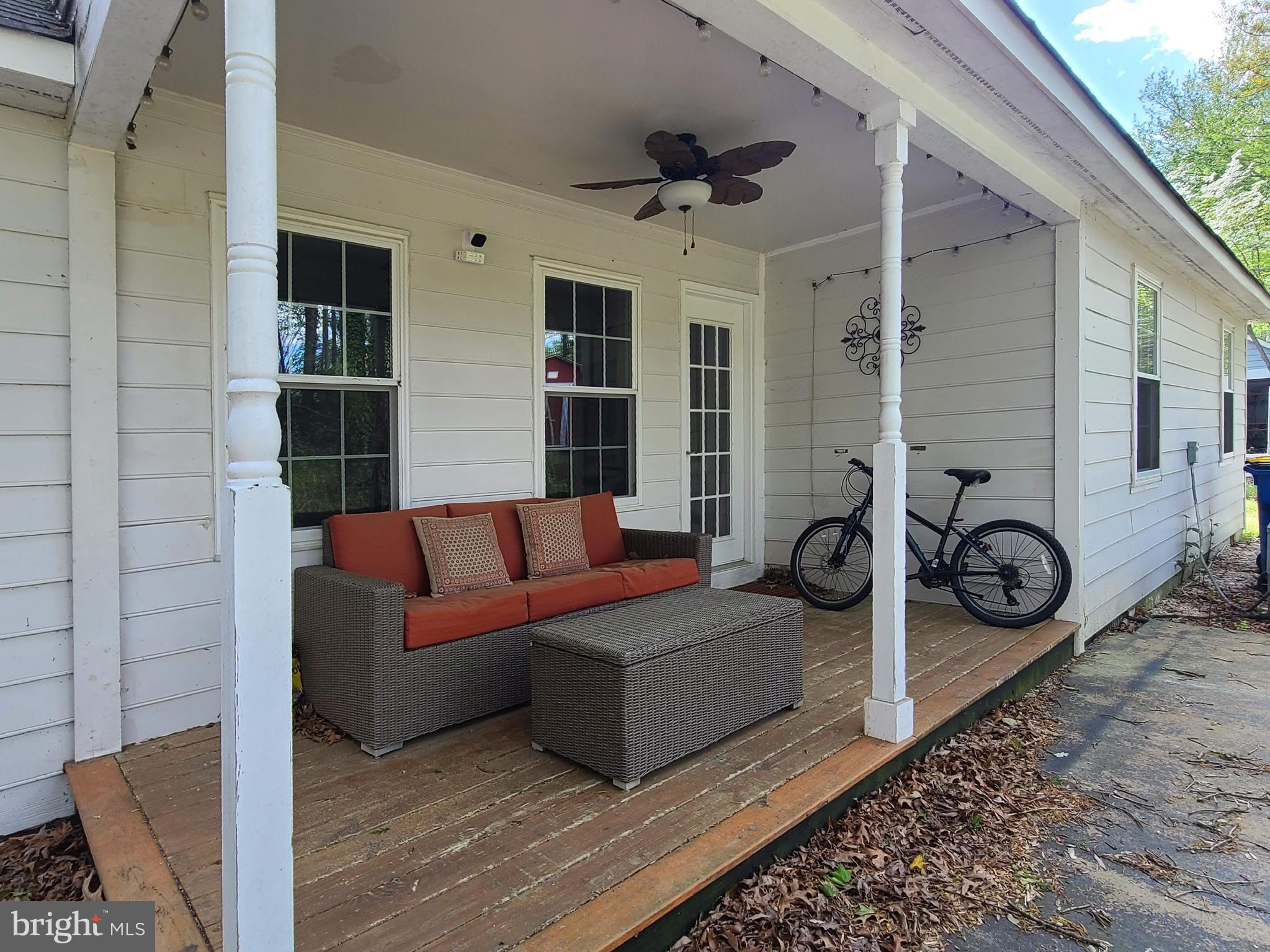 HOLLEYBROOKE - Residential Lease