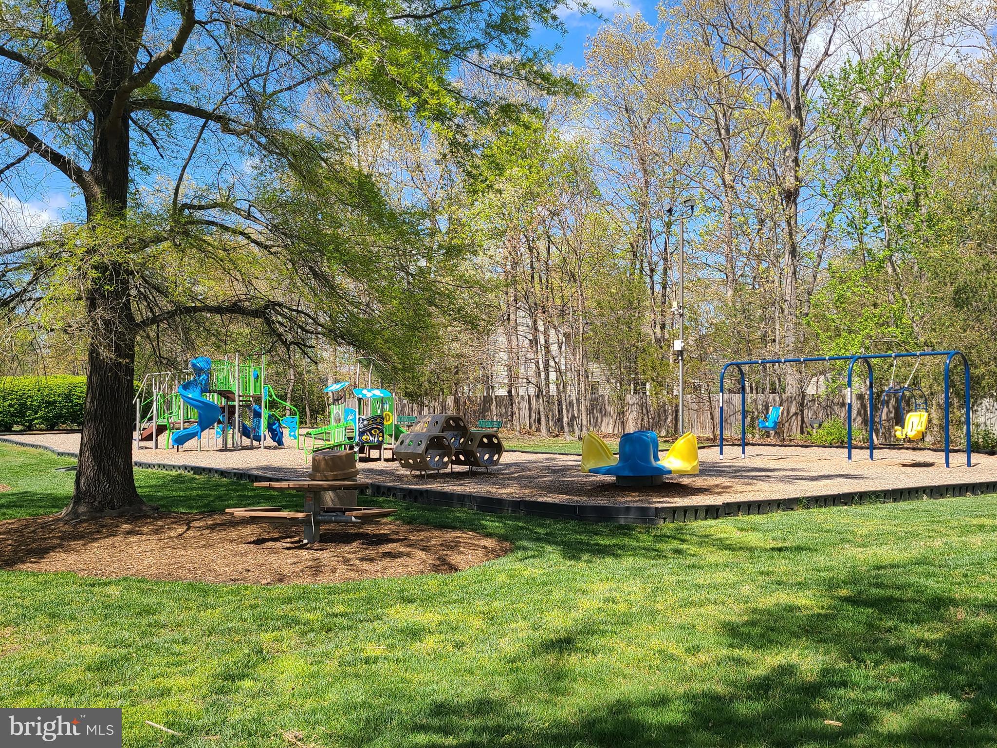 HOLLEYBROOKE - Residential Lease