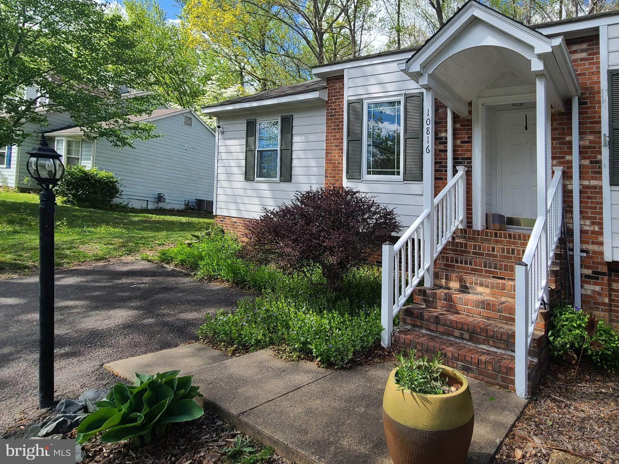 HOLLEYBROOKE - Residential Lease