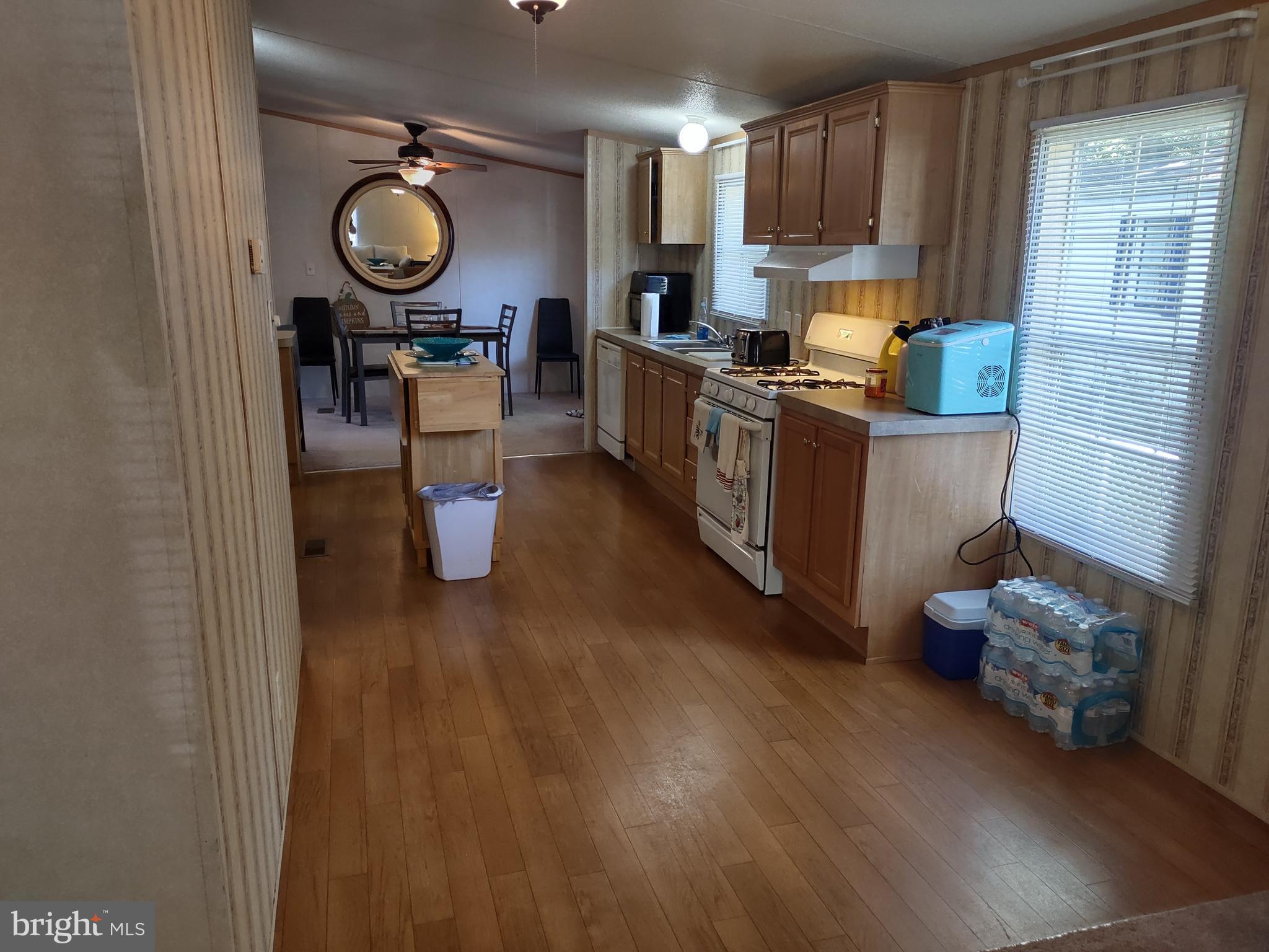 LYONS CREEK MOBILE ESTATES - Residential