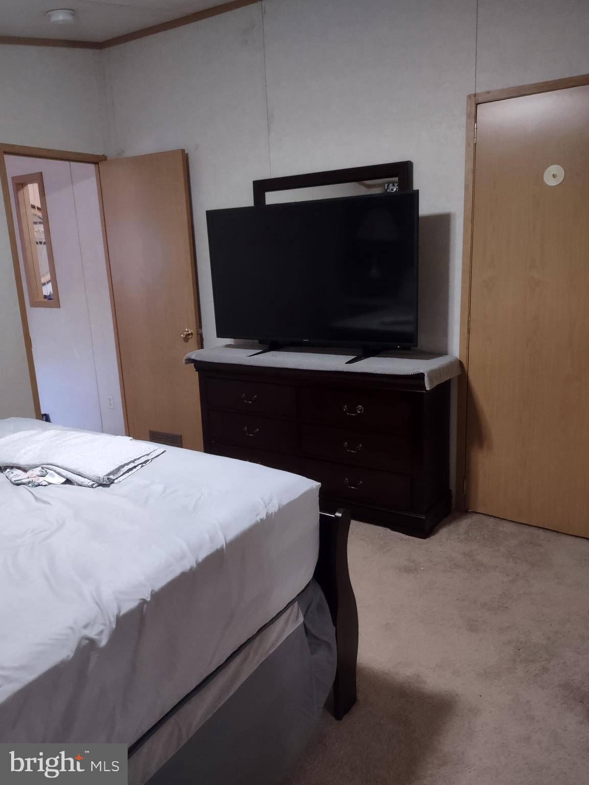 LYONS CREEK MOBILE ESTATES - Residential