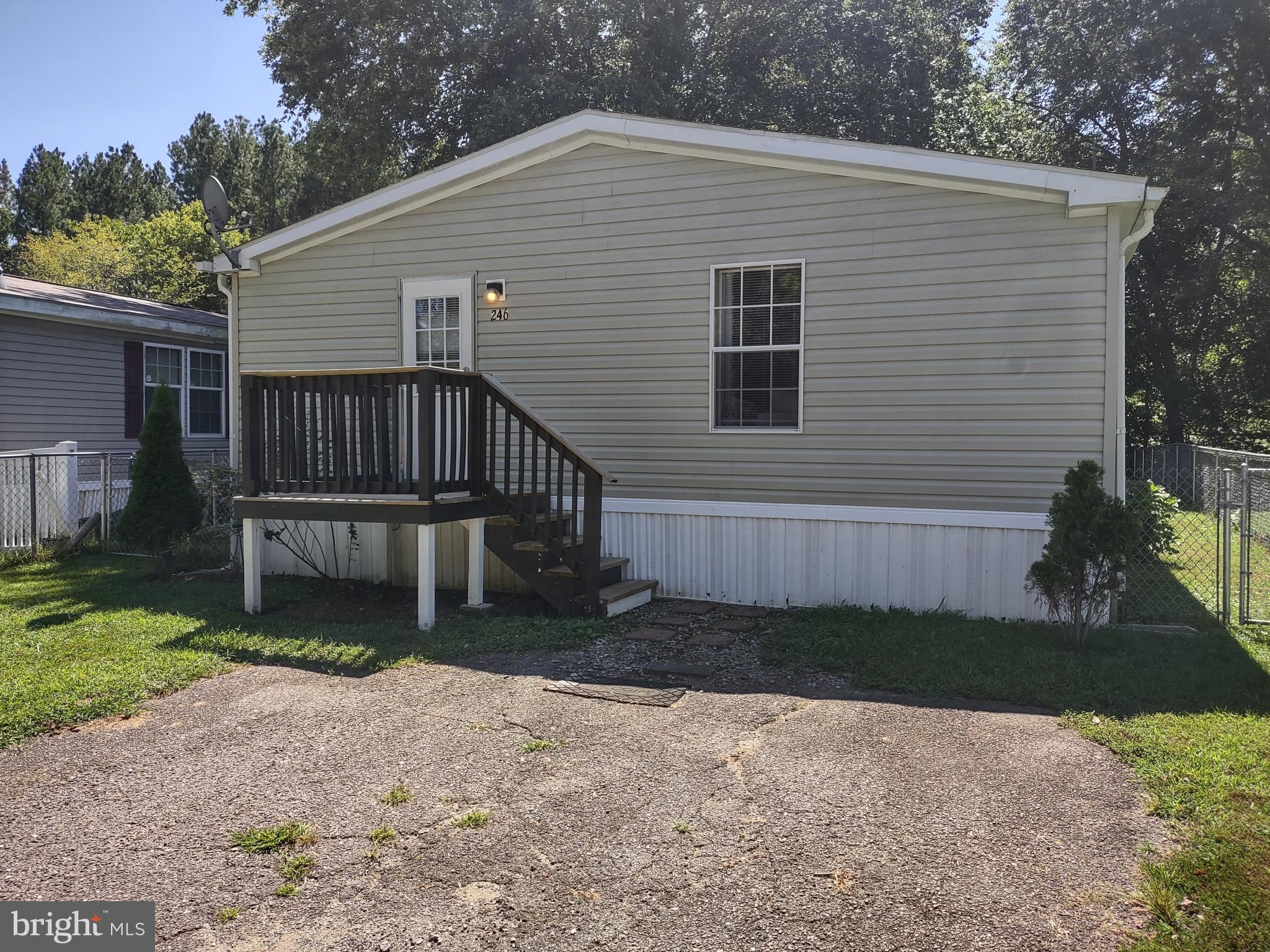 LYONS CREEK MOBILE ESTATES - Residential