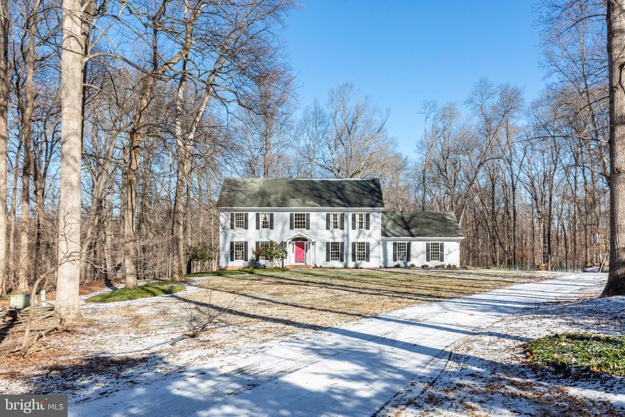 Stately and elegant colonial situated  on a large private lot at the end of a cul de sac. A true 5 bedroom with an additiona bedroom and bath in the lower level.Hardwood floors through out main and upper levels.Beautifully updated kitchen with a large island,stainless appliances and granite counters. Large living room,dining room and family room along with a bonus office/den!
Fully finished lower level with family room,bedroom,bath and large laundry room.Laundry hook up on main level as well.
Loveingly cared for by original owners....Welcome Home!!