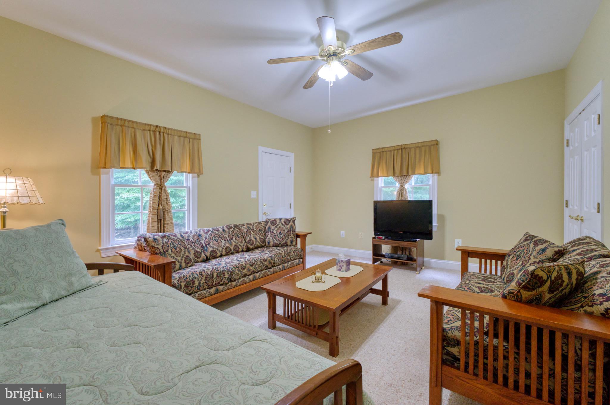 SENECA GREEN - Residential