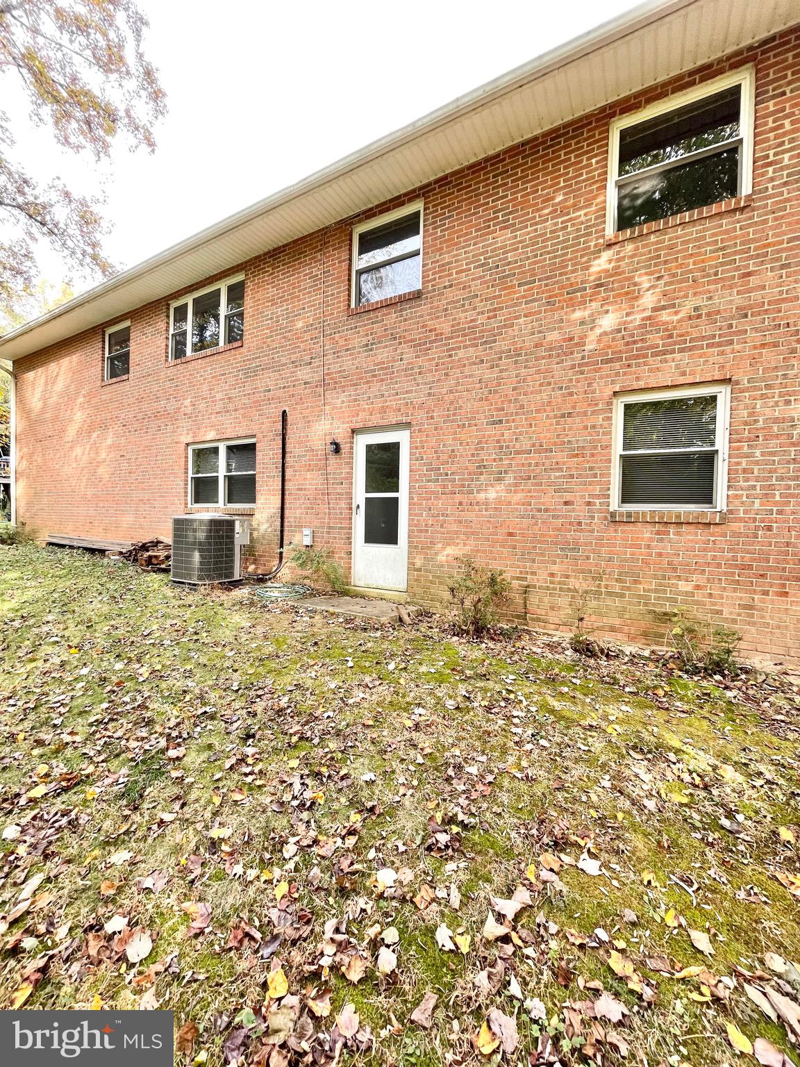 EL NIDO ESTATES - Residential Lease