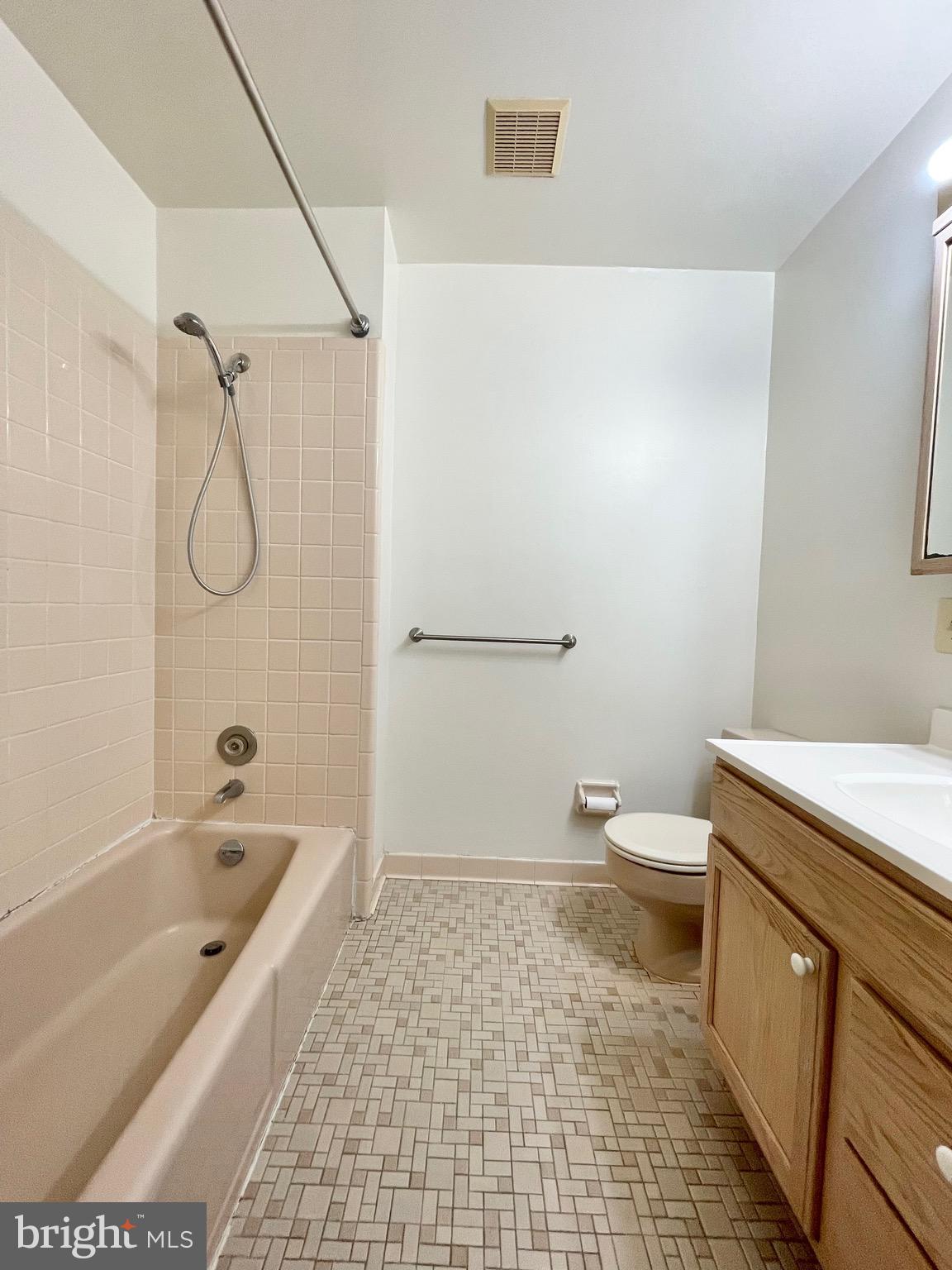 EL NIDO ESTATES - Residential Lease