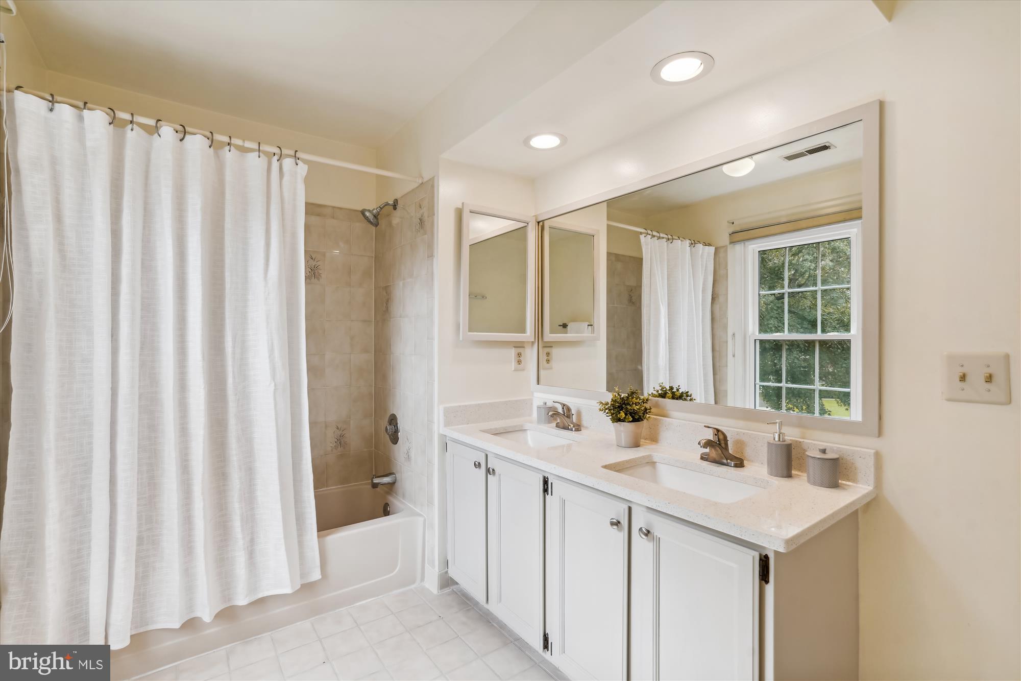 FRANKLIN FARM - Residential