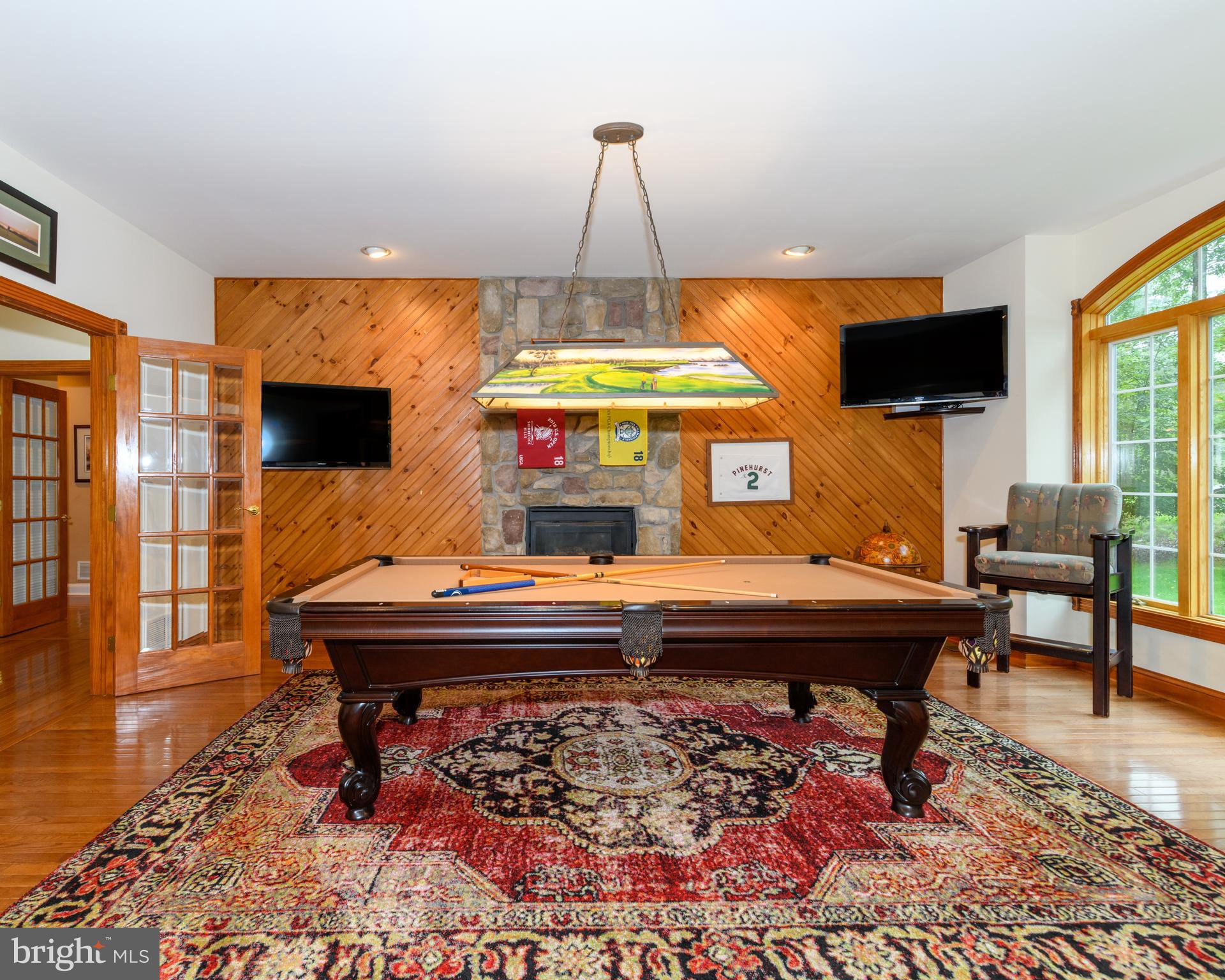 VILLAGE GREENS - Residential