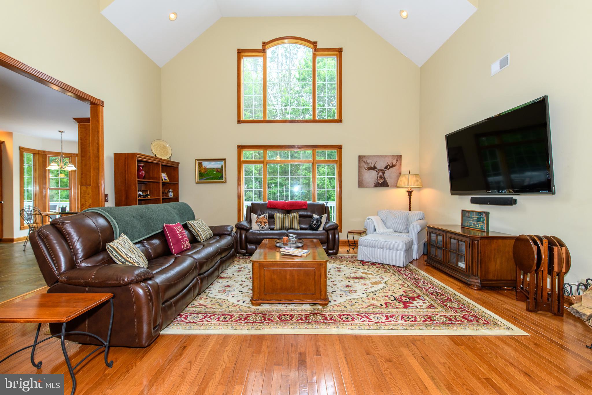 VILLAGE GREENS - Residential