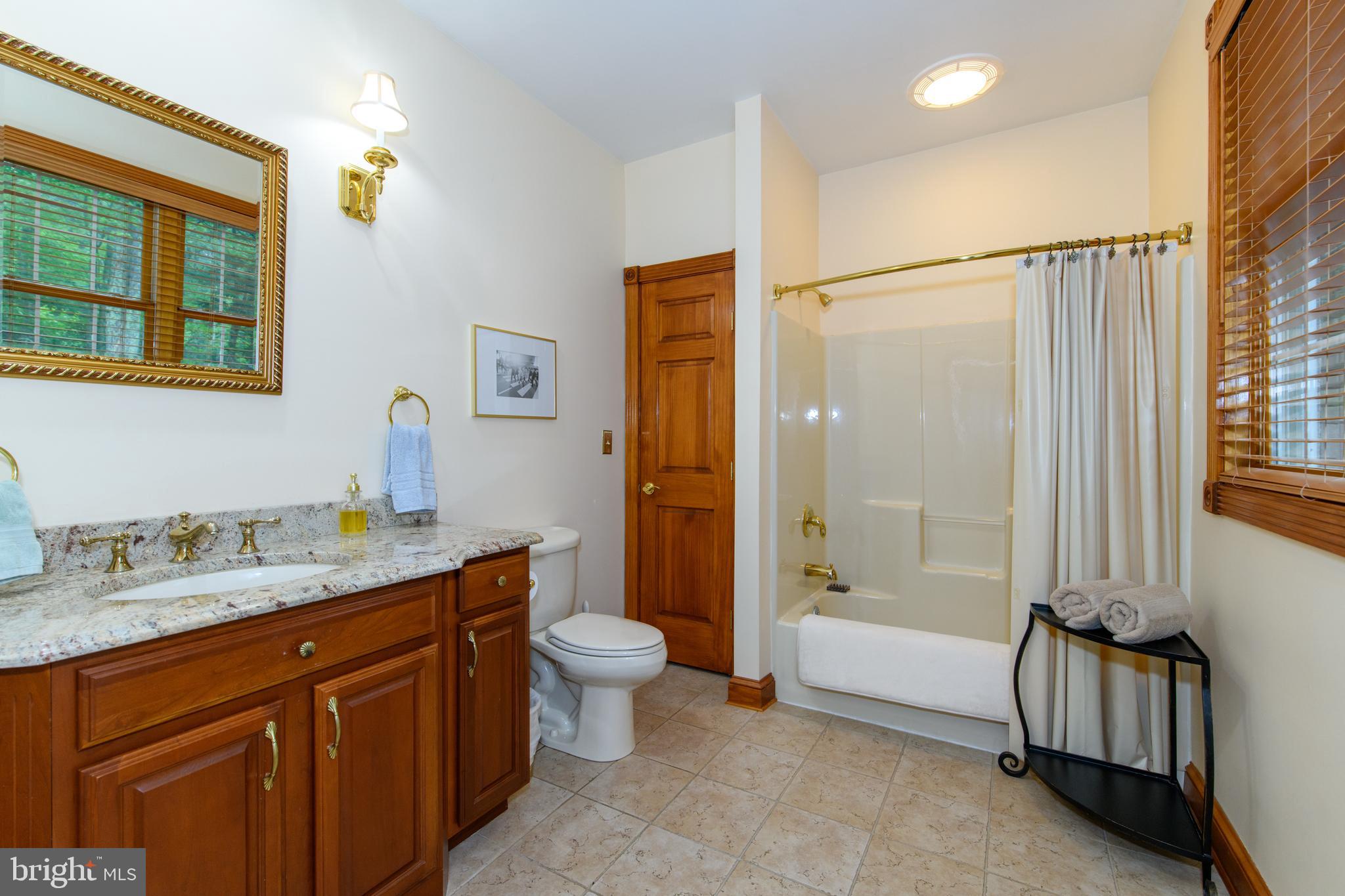 VILLAGE GREENS - Residential