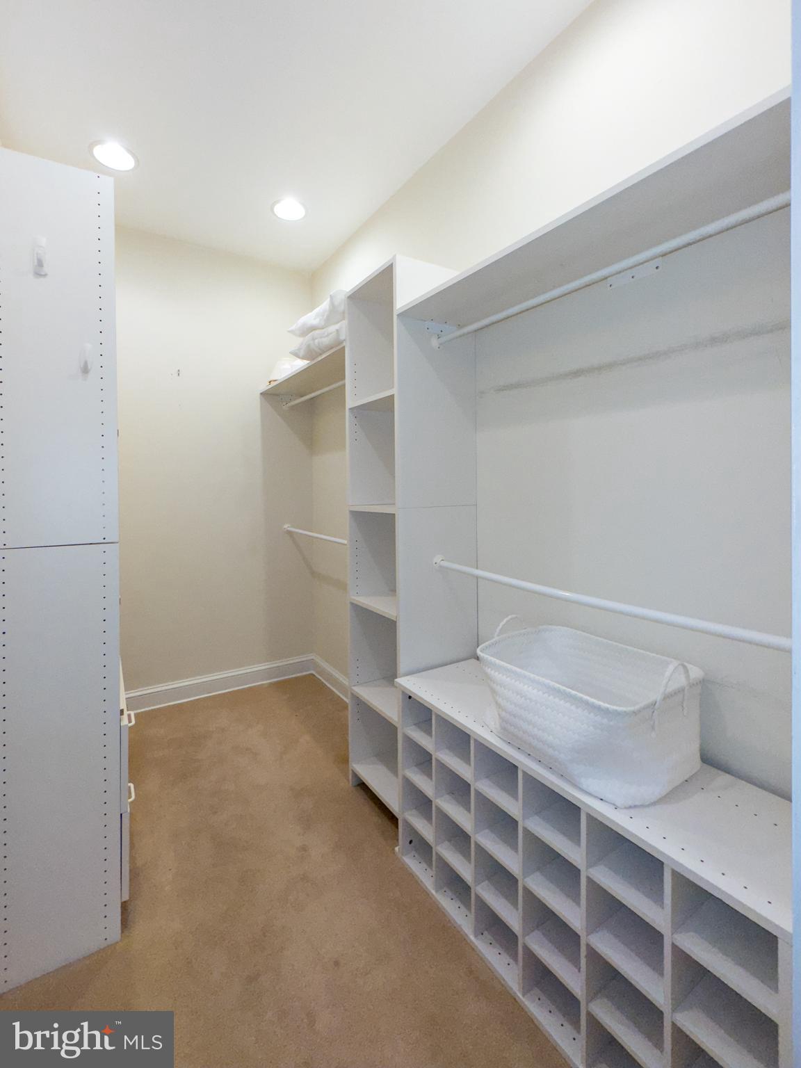 VILLAGE GREENS - Residential