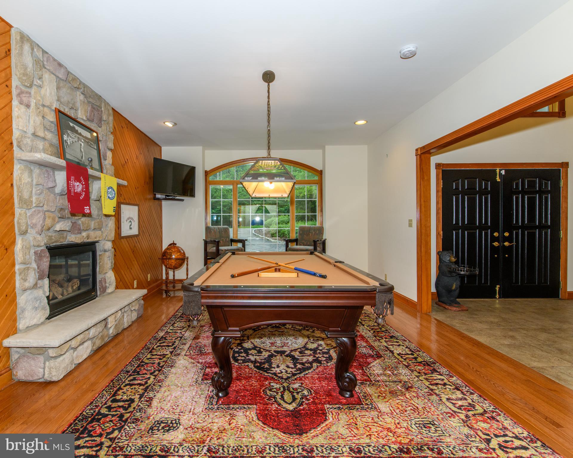 VILLAGE GREENS - Residential