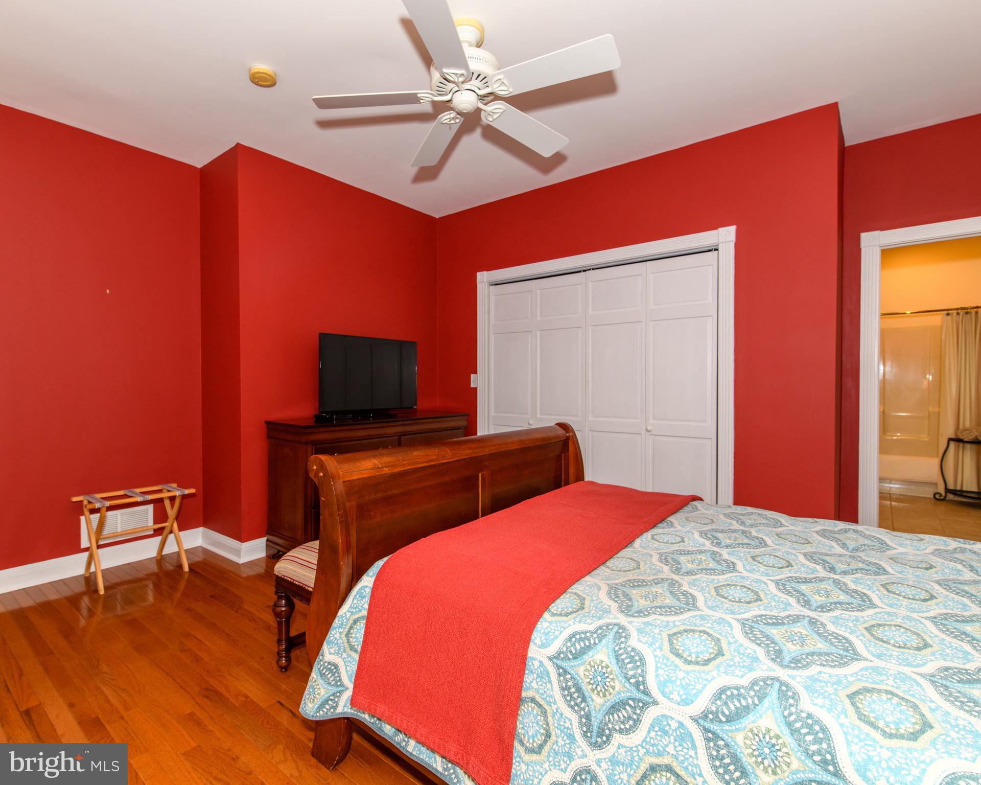 VILLAGE GREENS - Residential