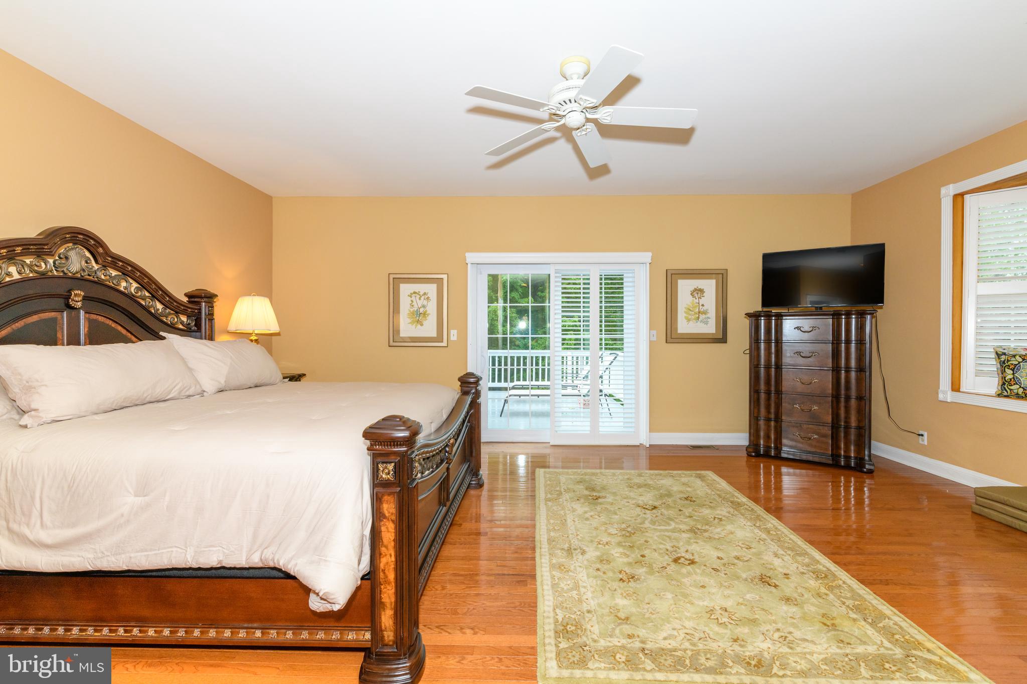 VILLAGE GREENS - Residential