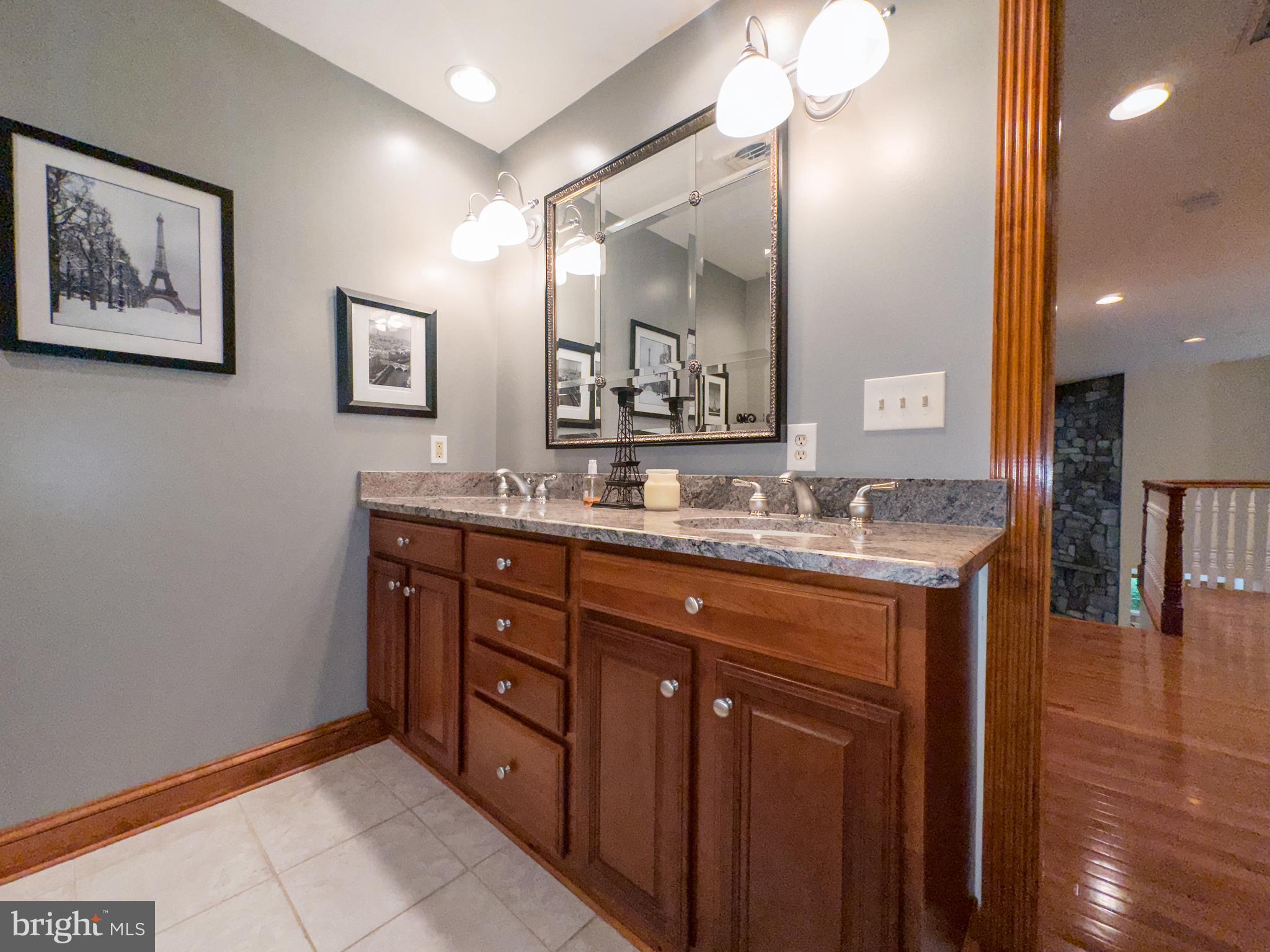 VILLAGE GREENS - Residential