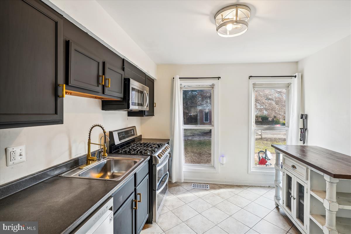 8347 IVY GLEN COURT
