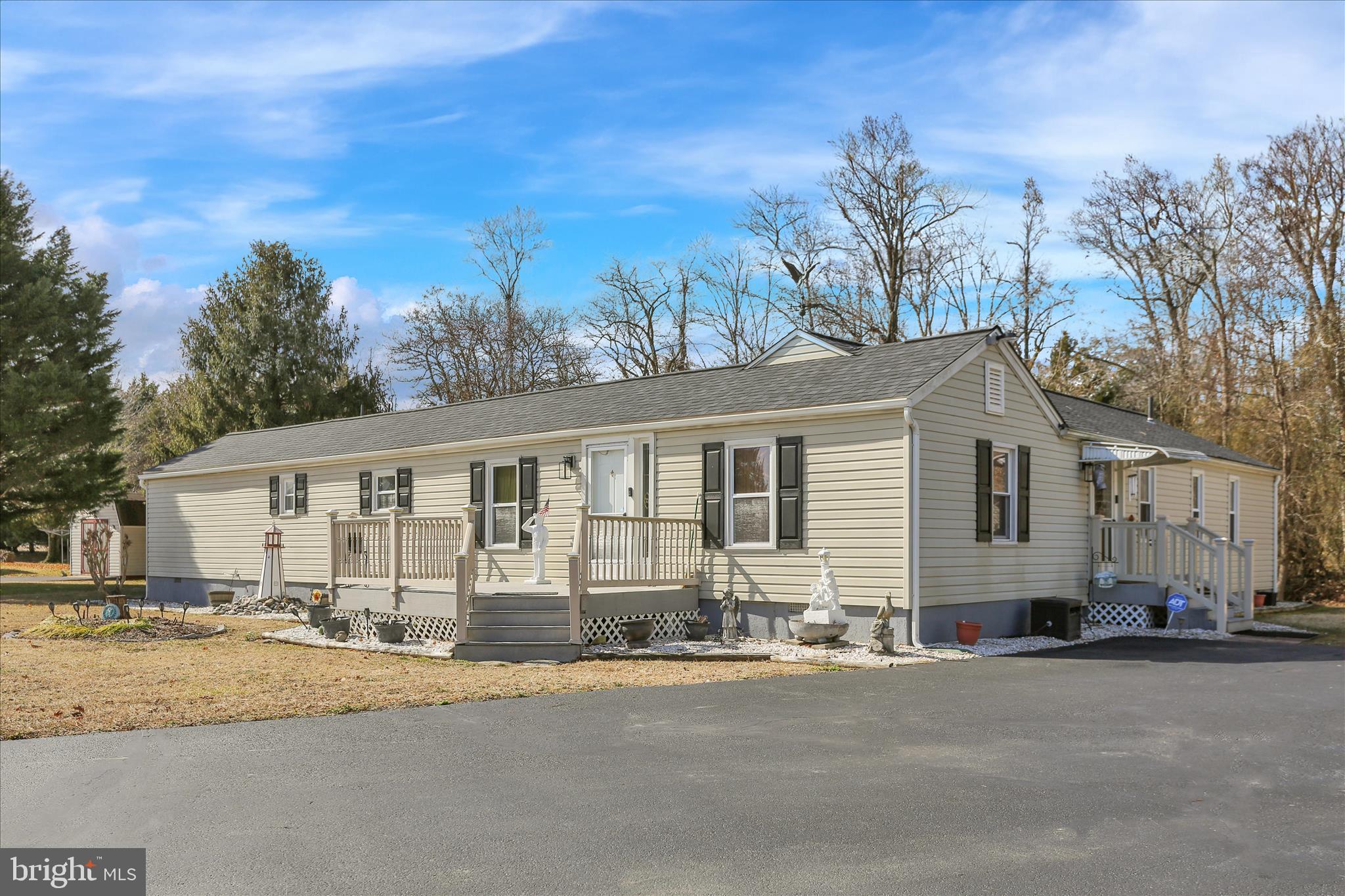 TEAL POINT - Residential