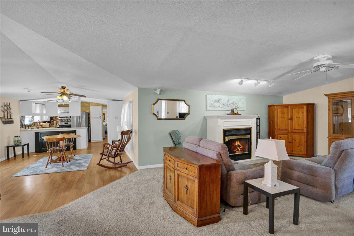 TEAL POINT - Residential