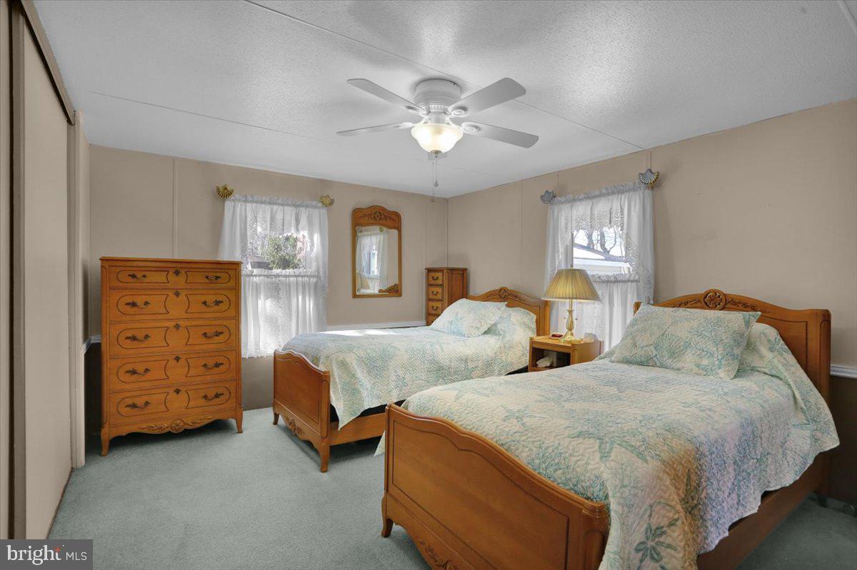 TEAL POINT - Residential