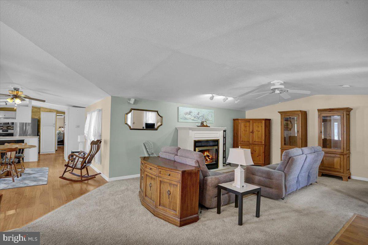 TEAL POINT - Residential