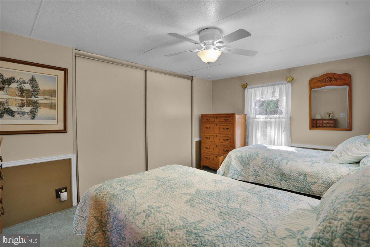 TEAL POINT - Residential