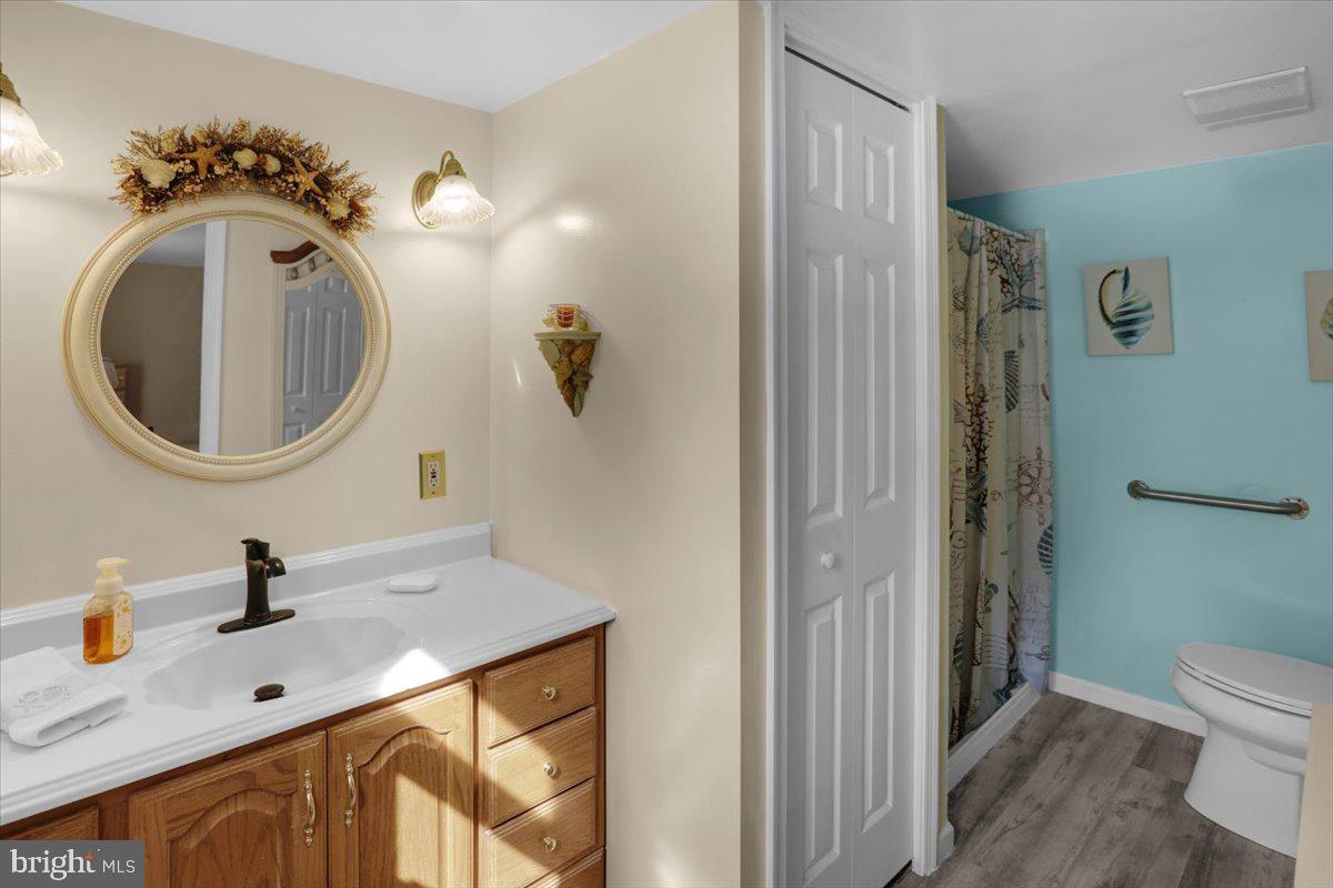 TEAL POINT - Residential