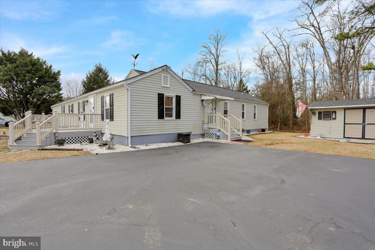 TEAL POINT - Residential