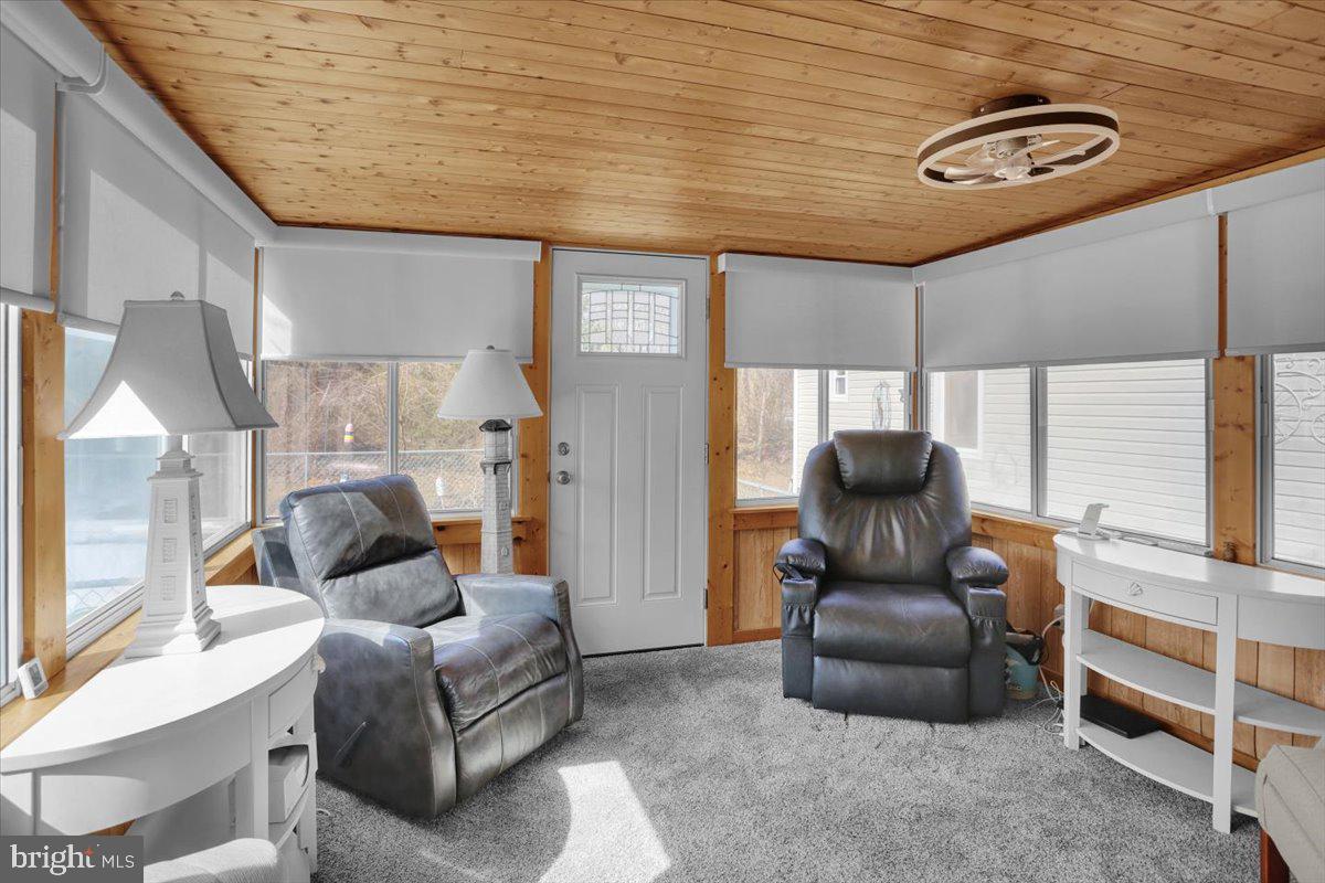 TEAL POINT - Residential