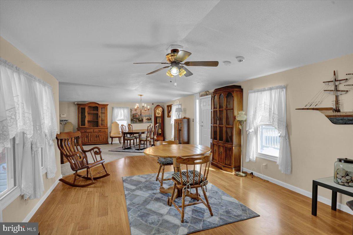 TEAL POINT - Residential