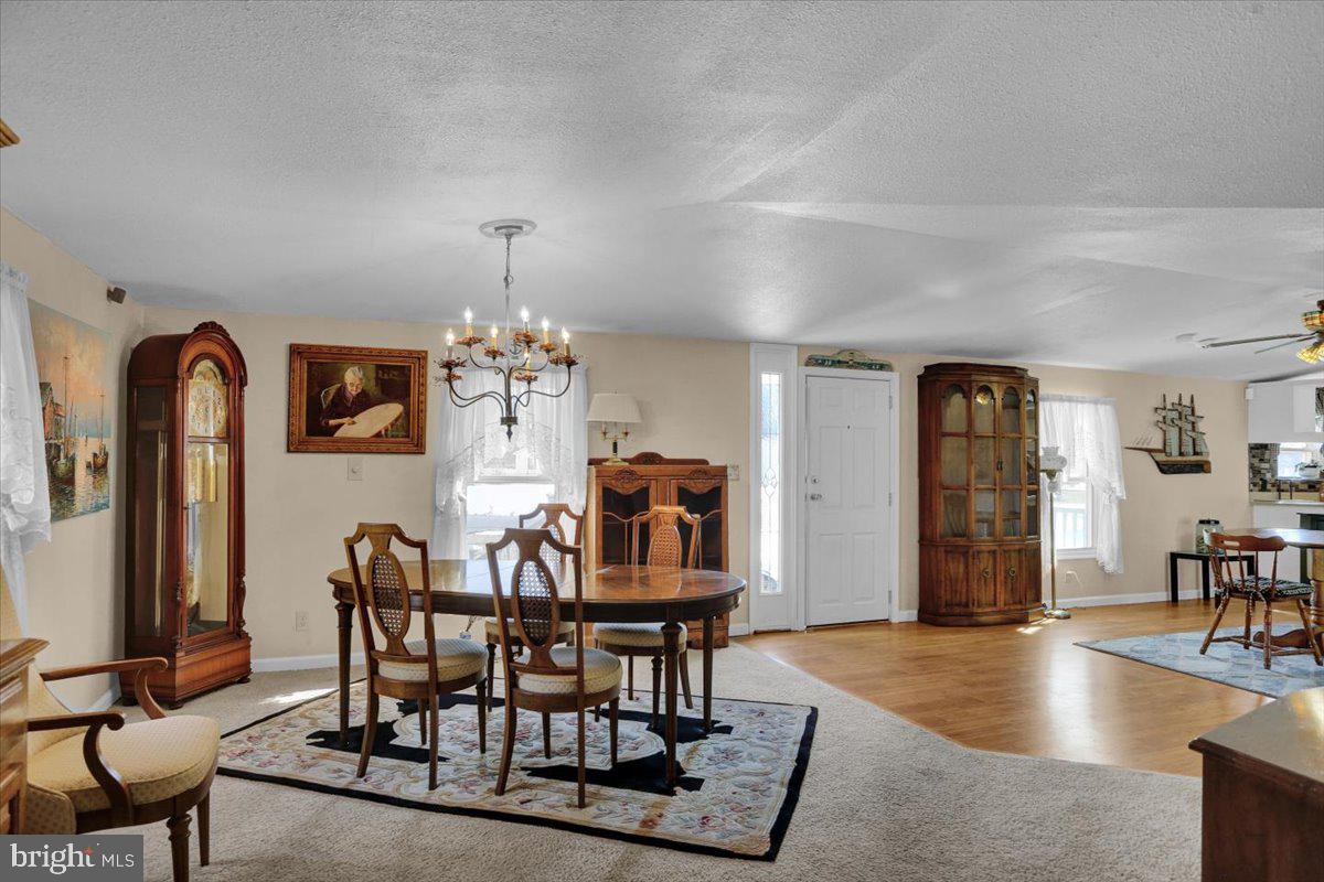 TEAL POINT - Residential