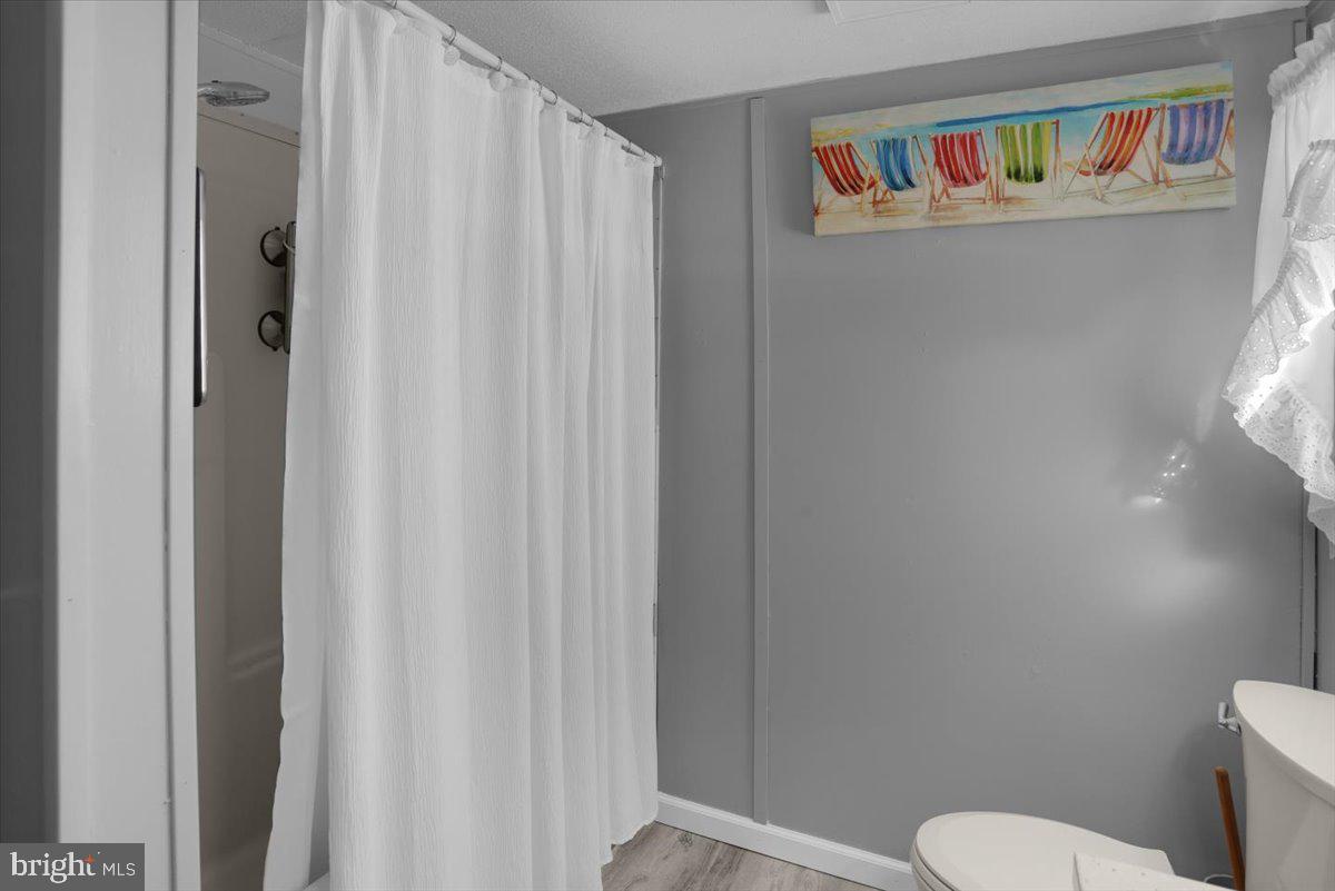 TEAL POINT - Residential