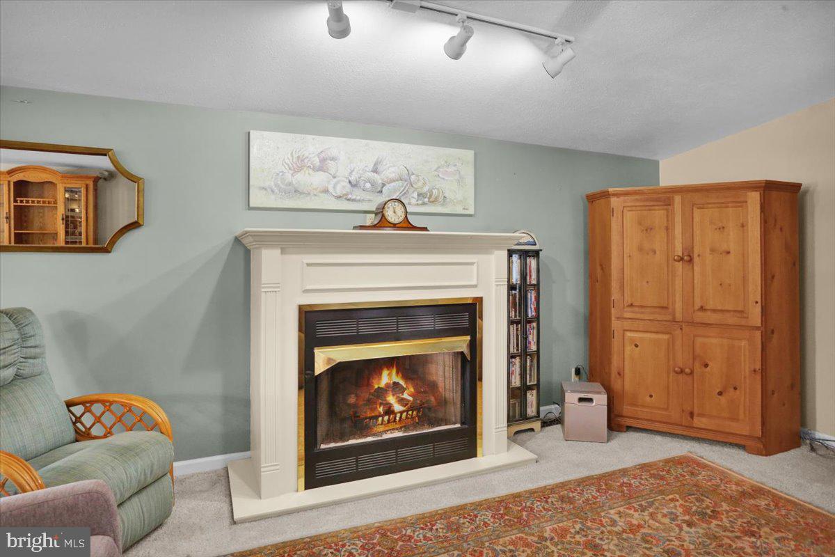 TEAL POINT - Residential