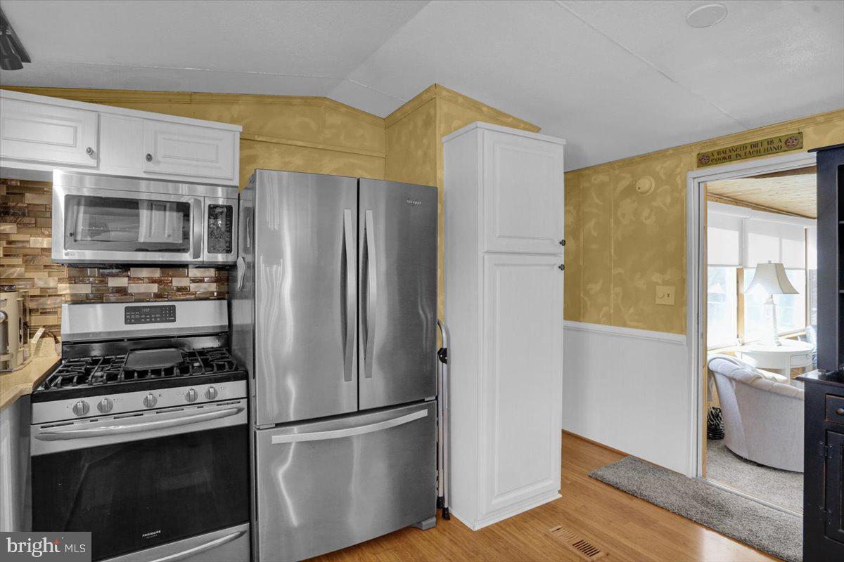 TEAL POINT - Residential