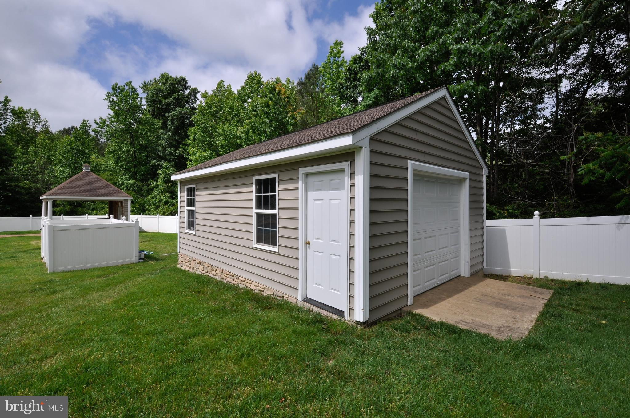 THE TRAILS - Residential