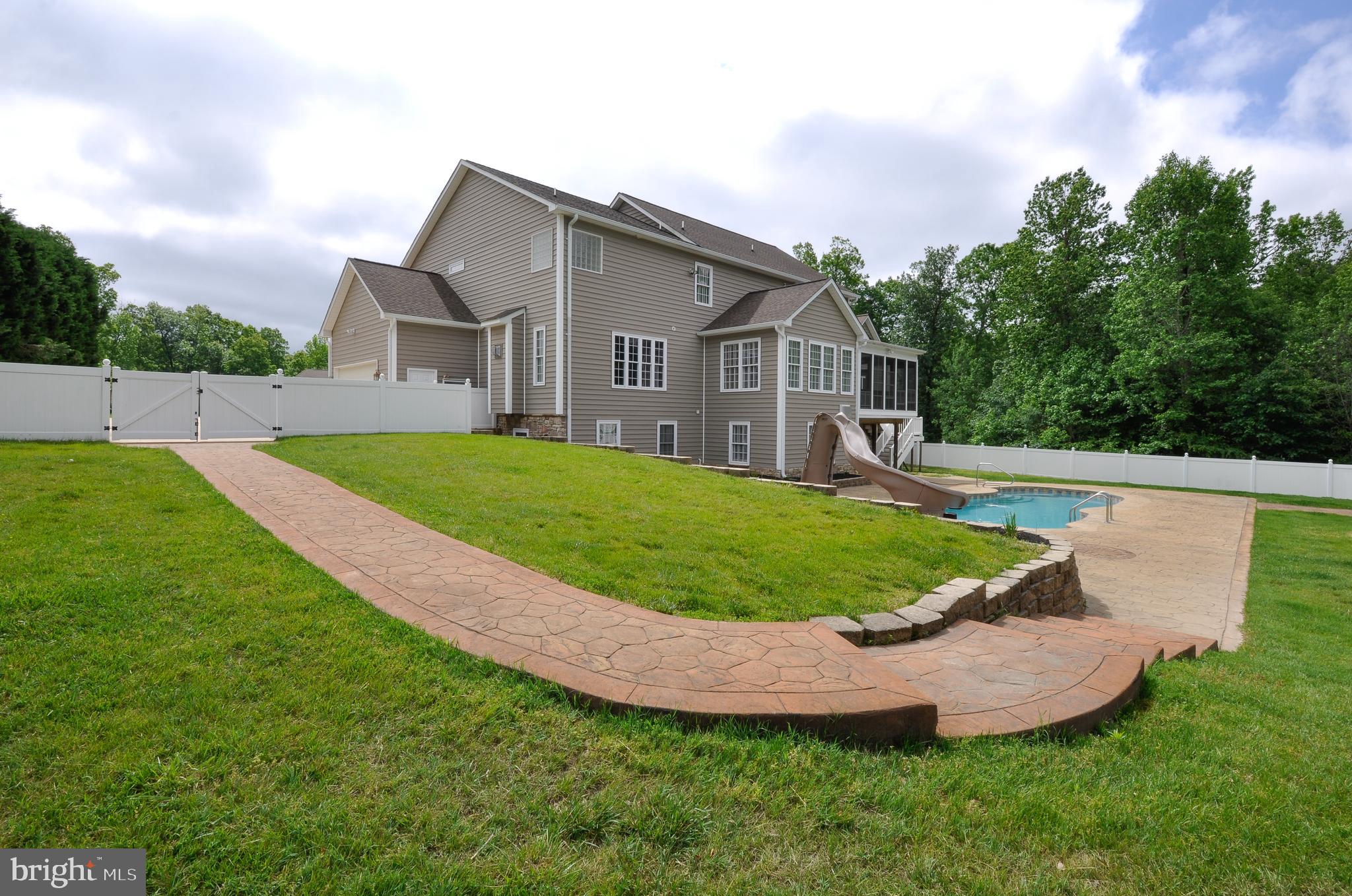 THE TRAILS - Residential