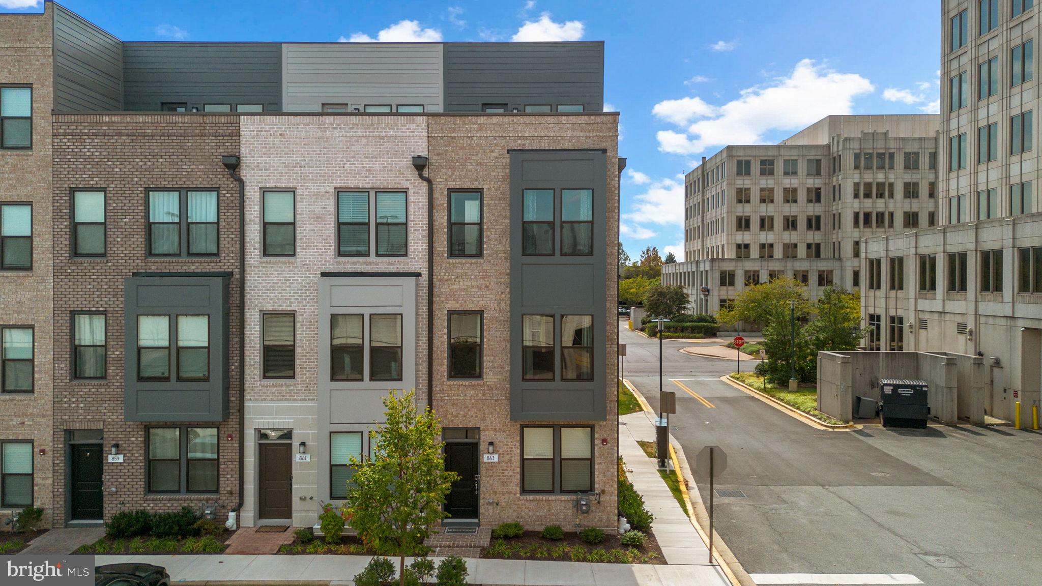 863 KING FARM BOULEVARD