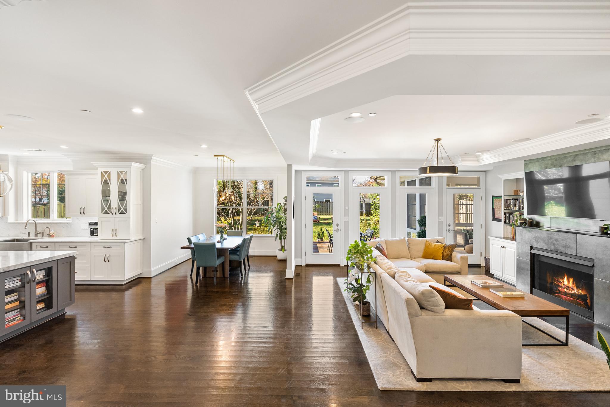 ENGLISH VILLAGE - Residential