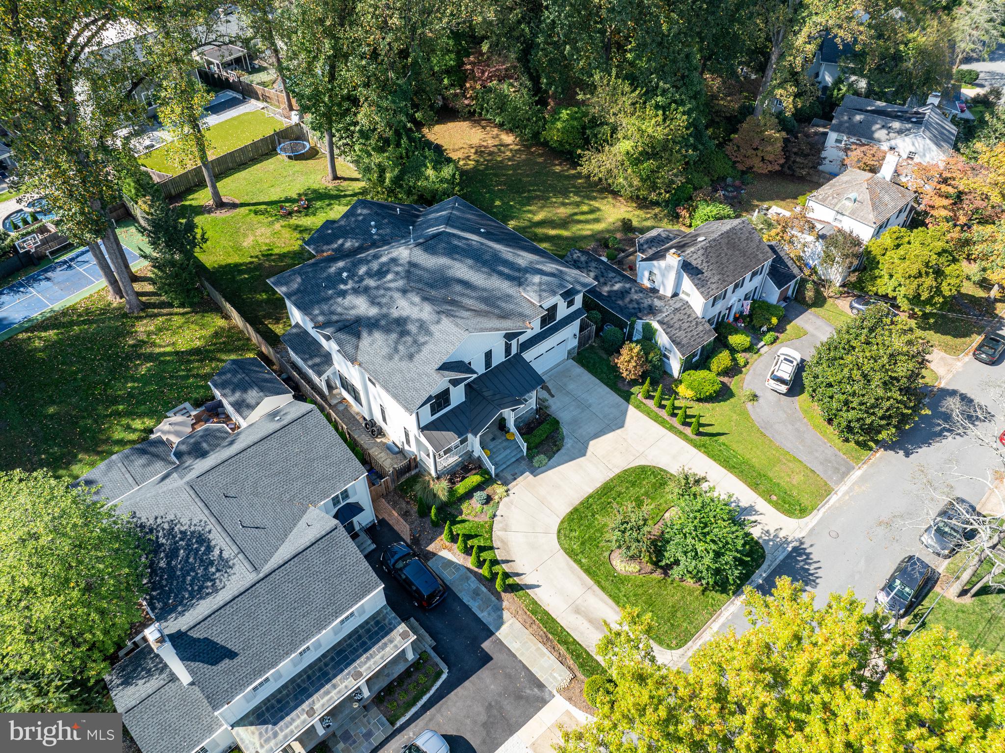 ENGLISH VILLAGE - Residential