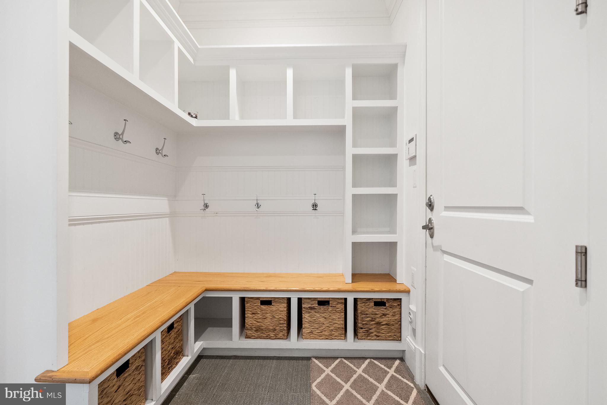 ENGLISH VILLAGE - Residential