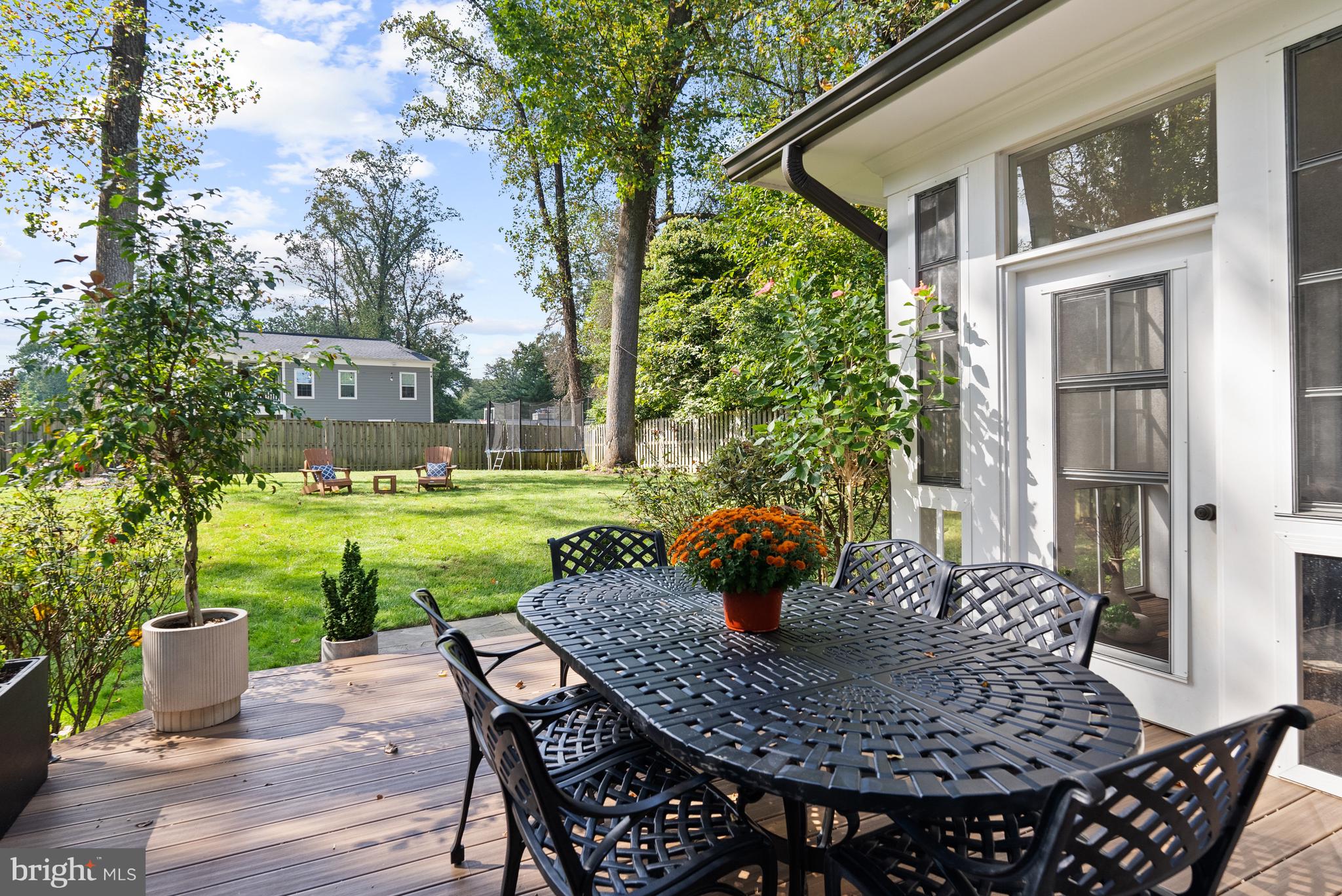 ENGLISH VILLAGE - Residential