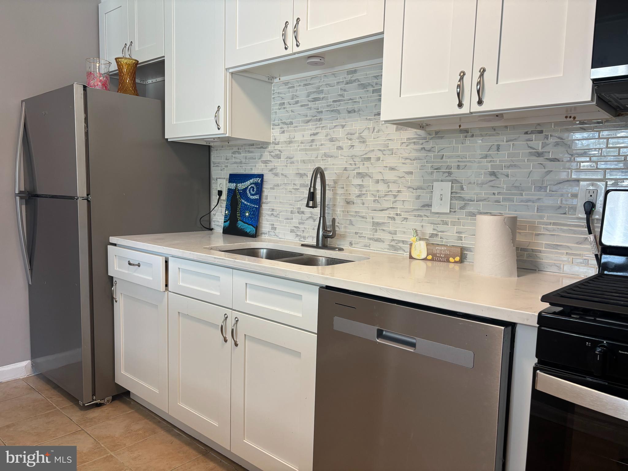 ADELPHI TERRACE CONDO - Residential